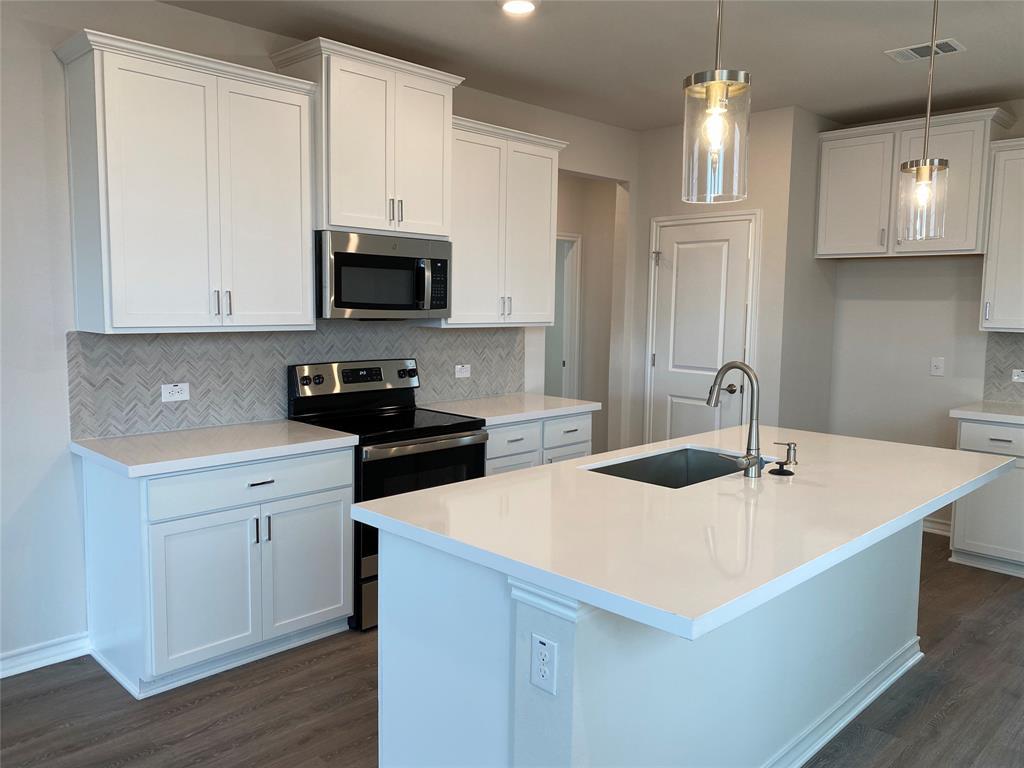 212 Breccia Trl, Liberty Hill, TX 78642