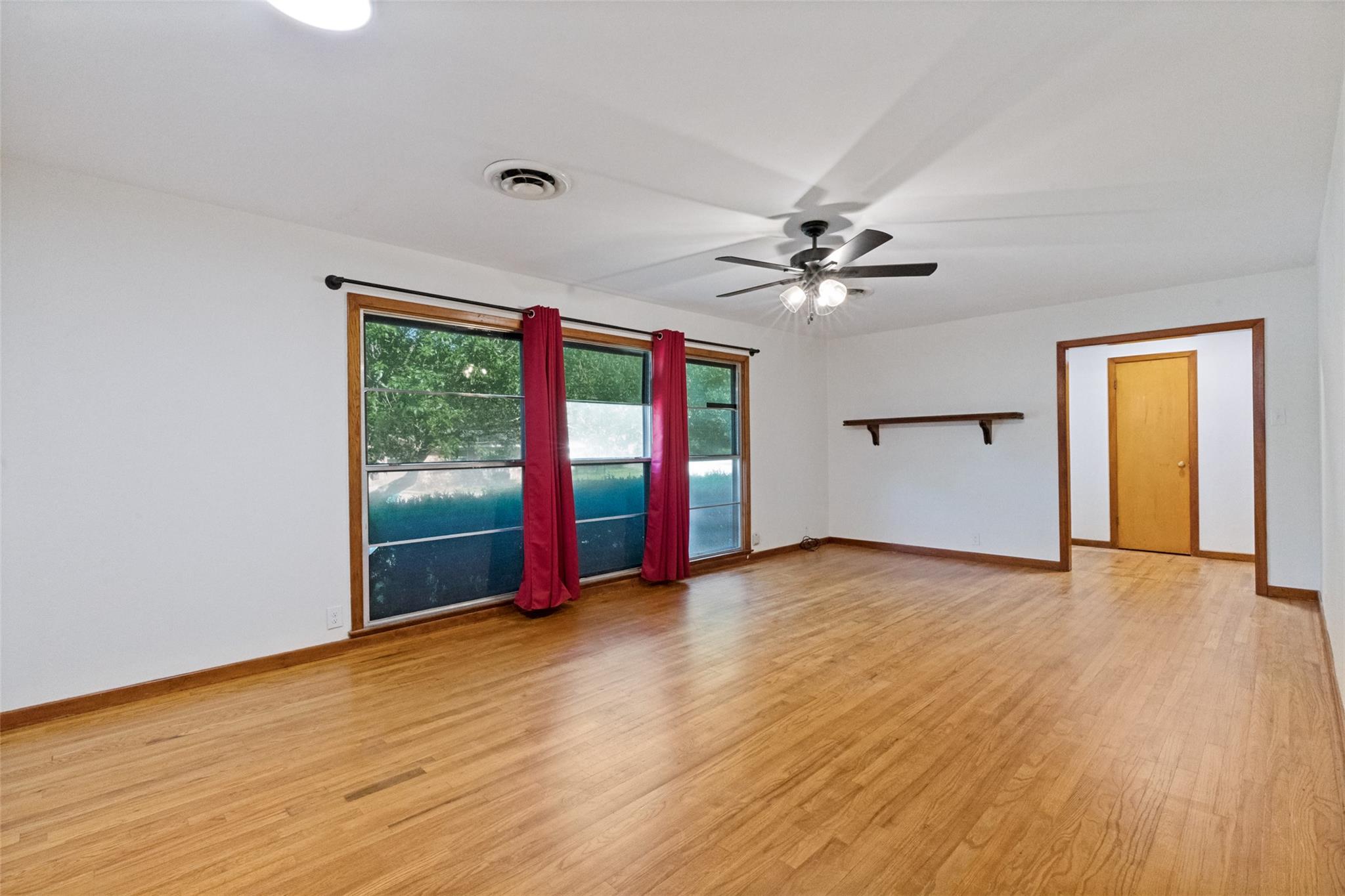 1401 N East St, Belton, TX 76513