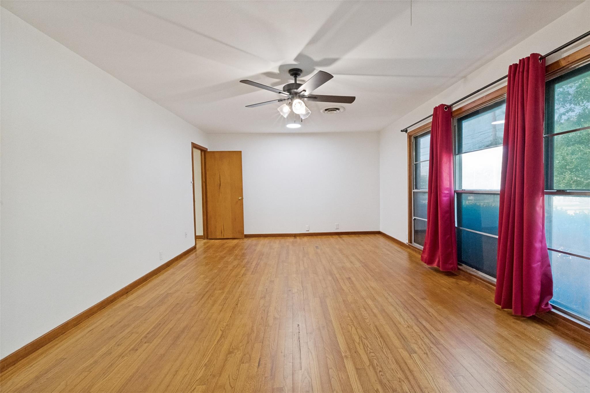 1401 N East St, Belton, TX 76513