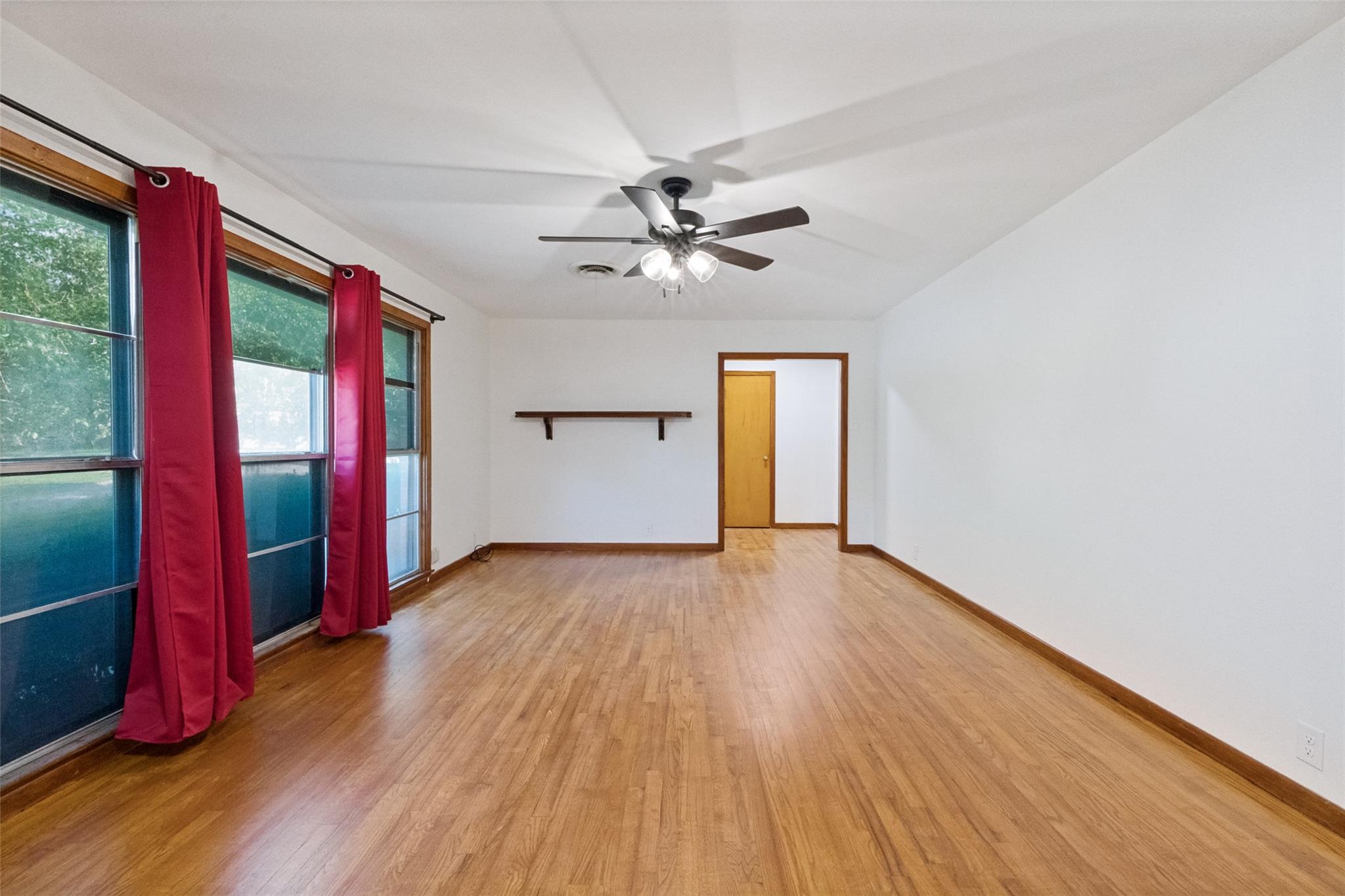 1401 N East St, Belton, TX 76513