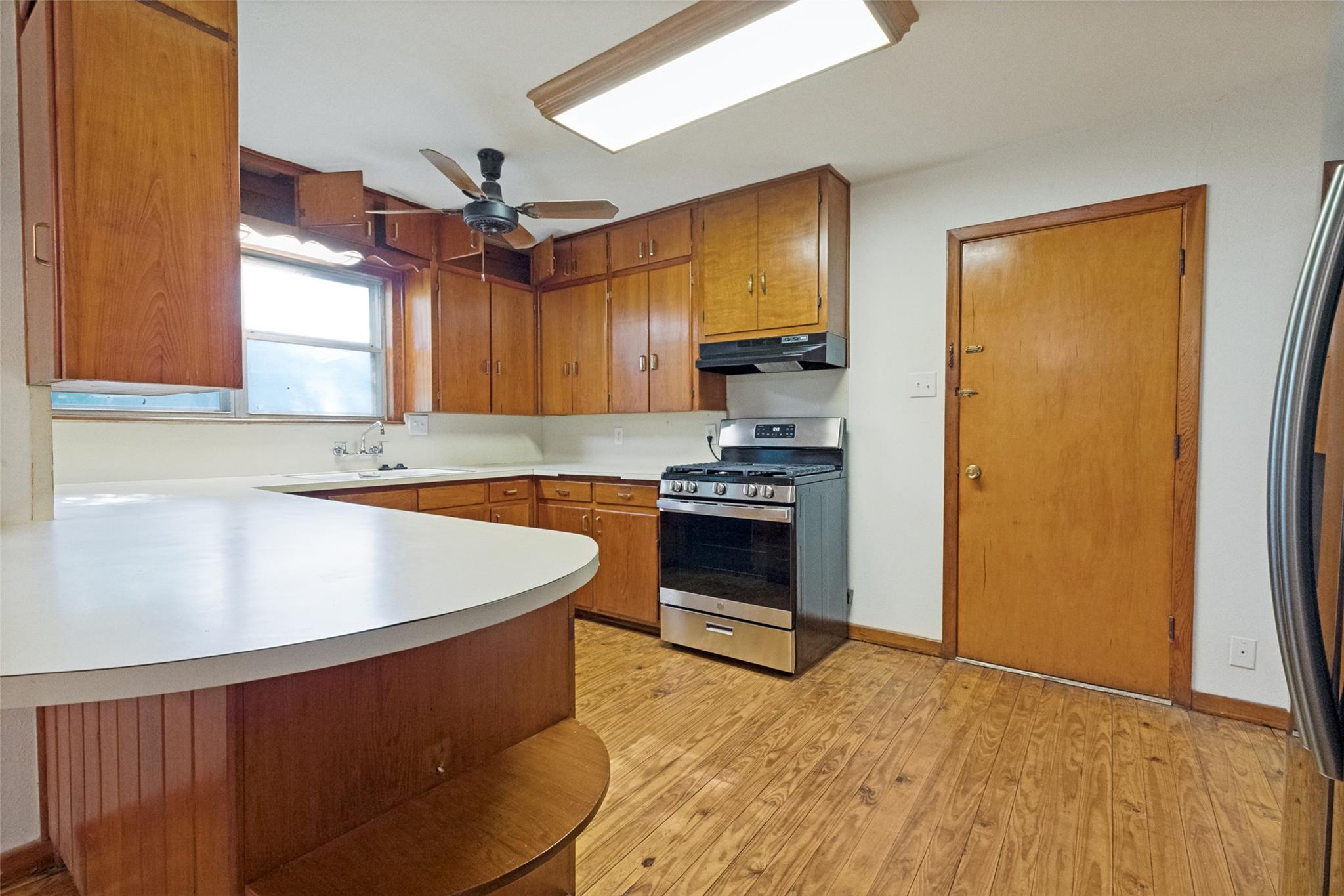 1401 N East St, Belton, TX 76513