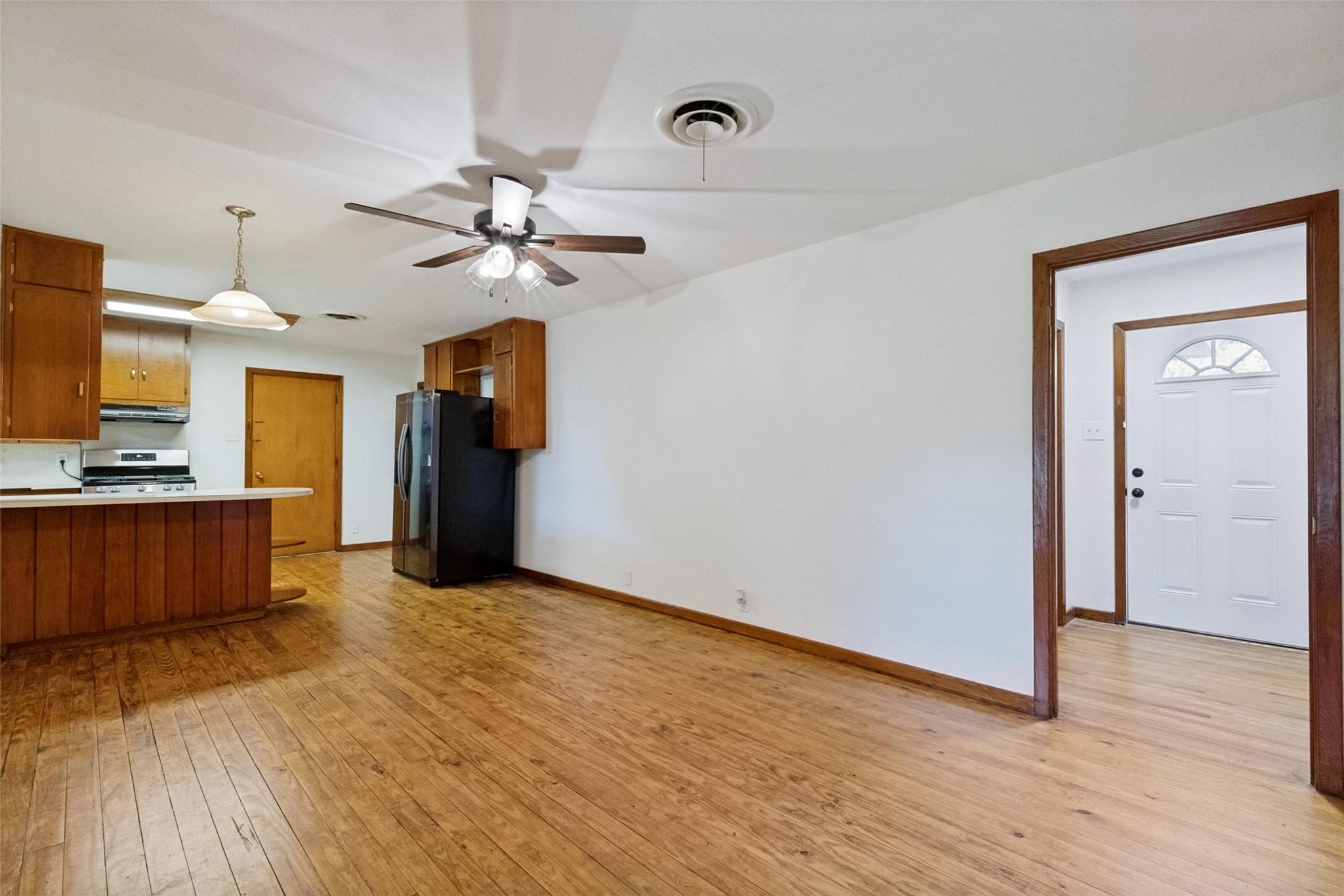 1401 N East St, Belton, TX 76513