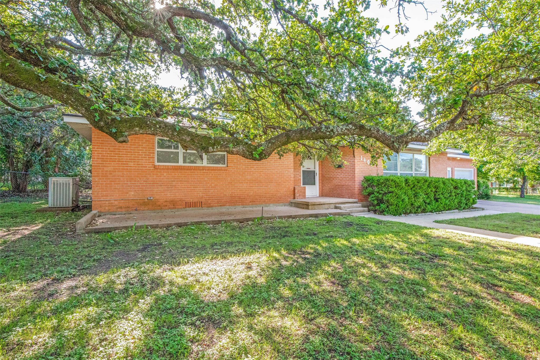 1401 N East St, Belton, TX 76513
