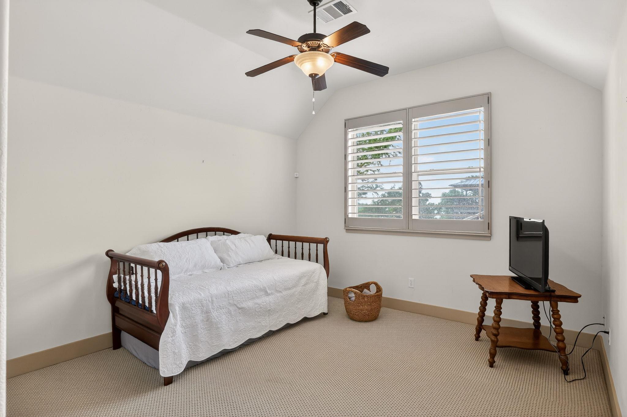 1002 Scenic Loop, Kingsland, TX 78639
