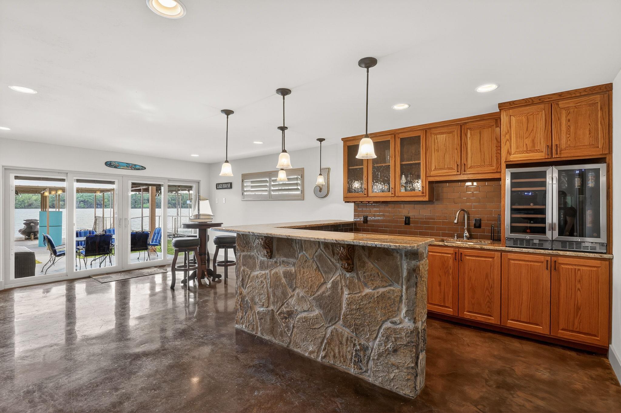 1002 Scenic Loop, Kingsland, TX 78639