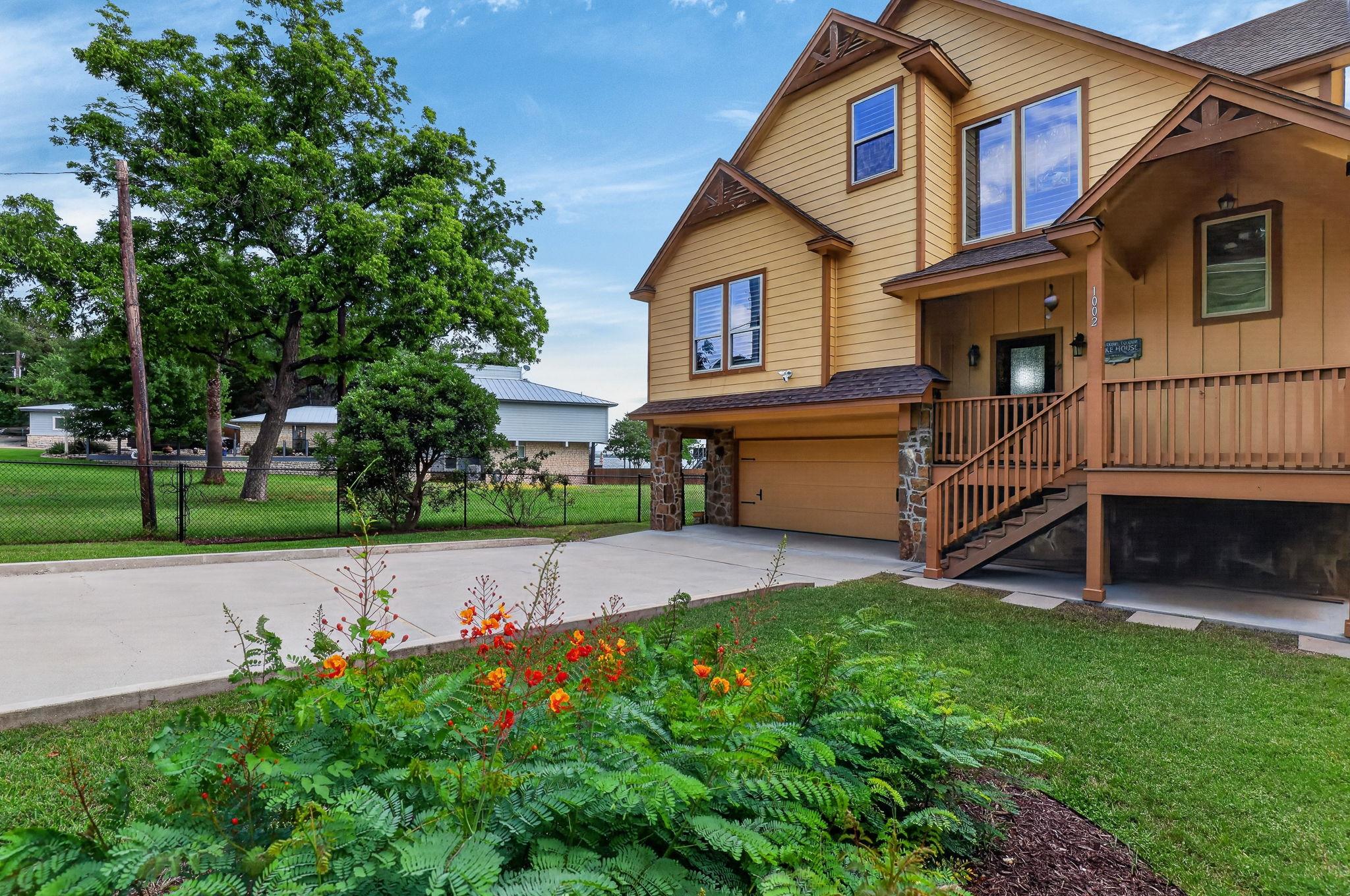 1002 Scenic Loop, Kingsland, TX 78639