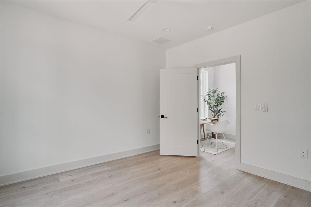2209 woodland Ave # 401, Austin, TX 78741