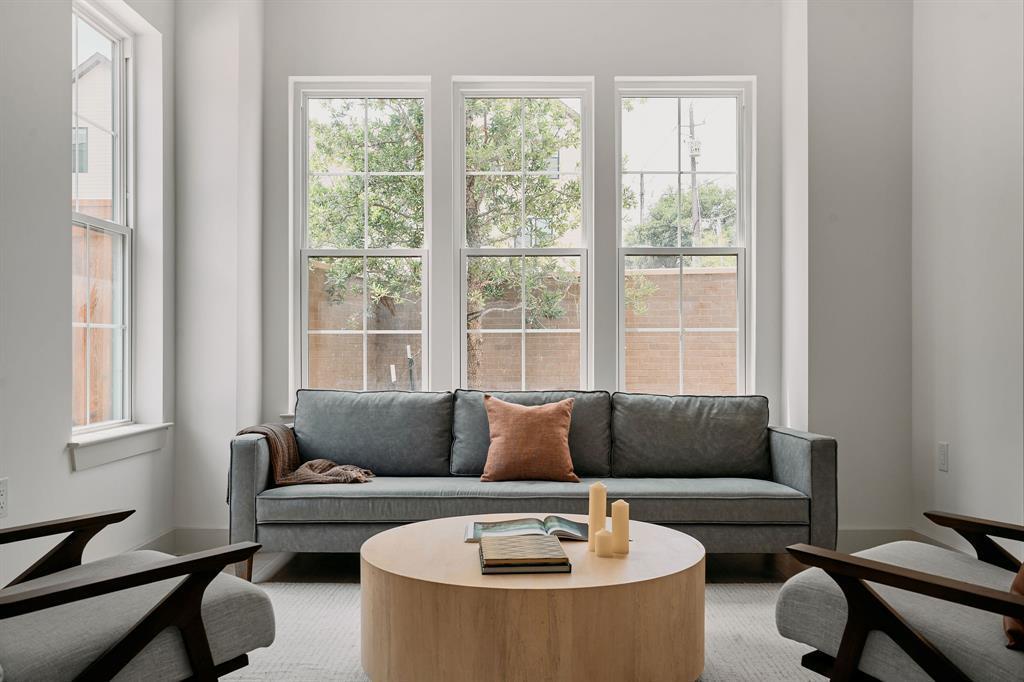 2209 woodland Ave # 401, Austin, TX 78741