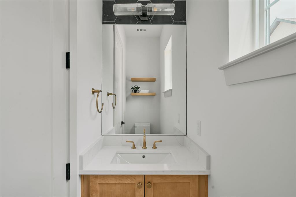 2209 woodland Ave # 401, Austin, TX 78741