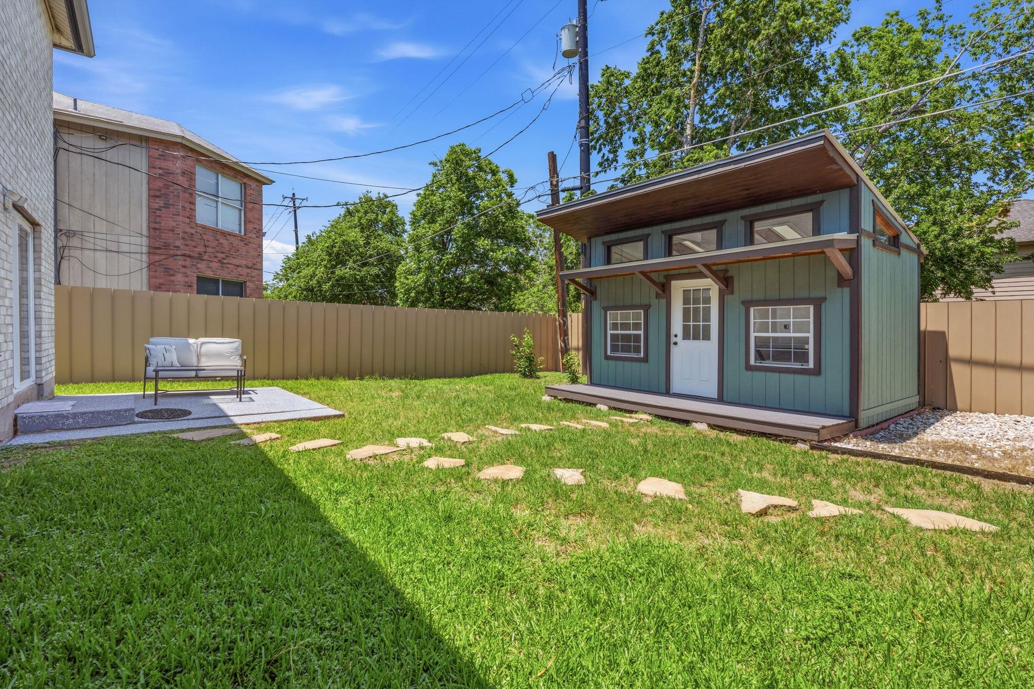 6614 Roseborough Dr, Austin, TX 78747