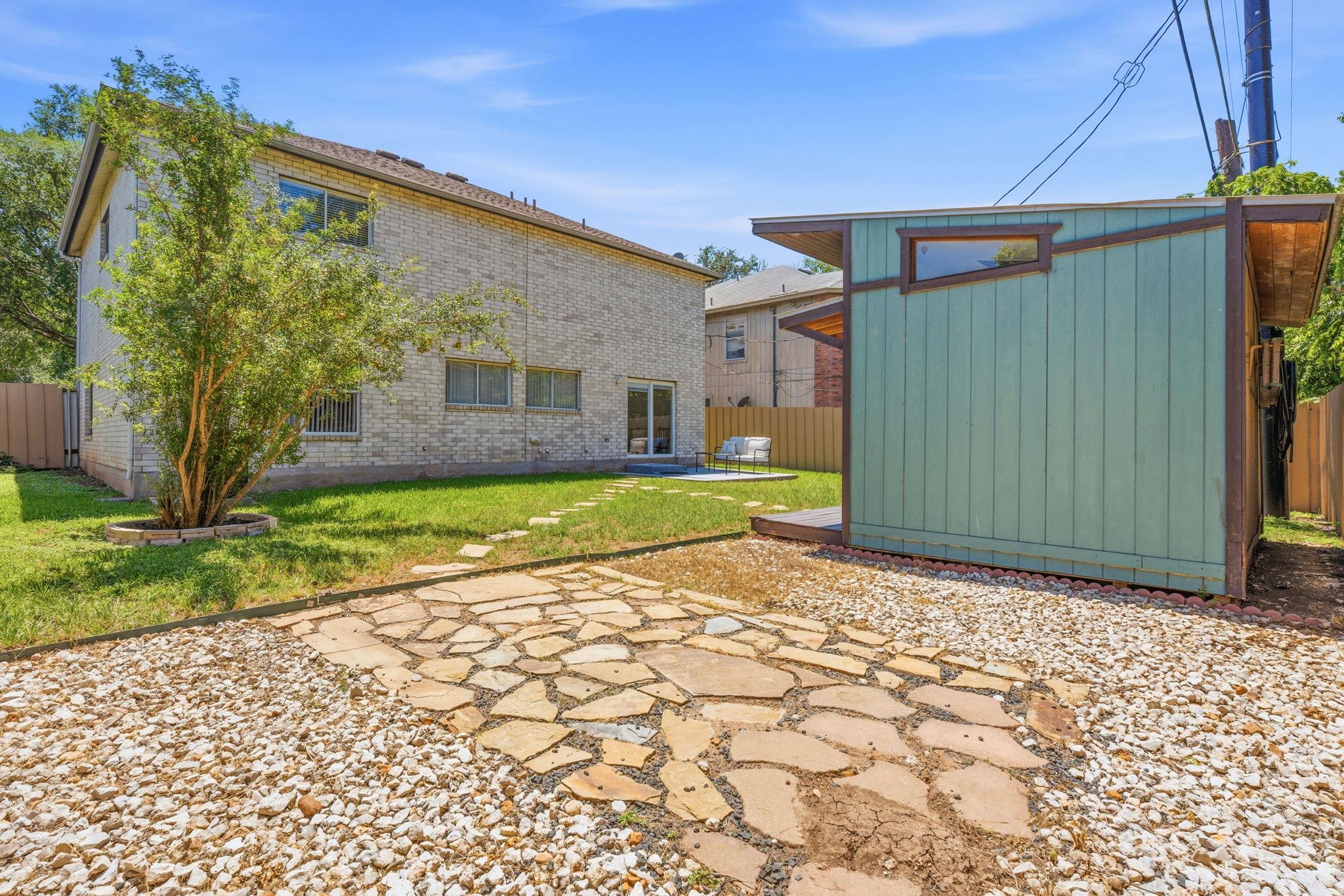 6614 Roseborough Dr, Austin, TX 78747