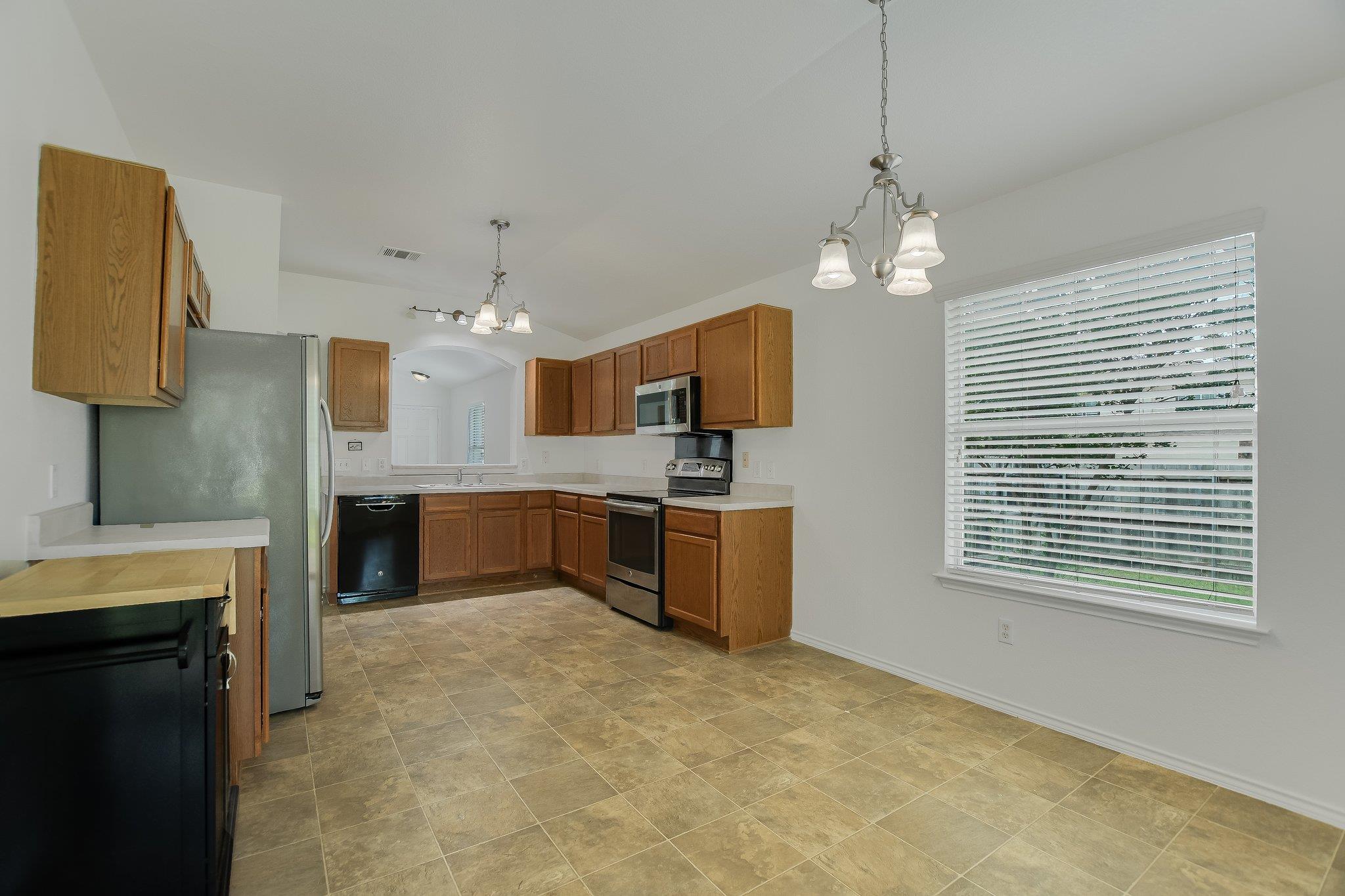 303 Delby St, Hutto, TX 78634