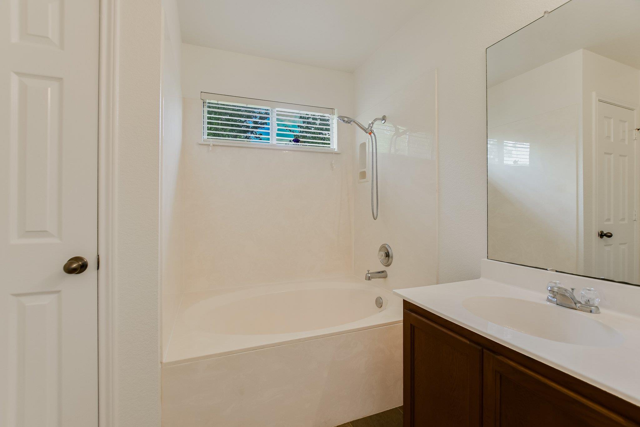 303 Delby St, Hutto, TX 78634