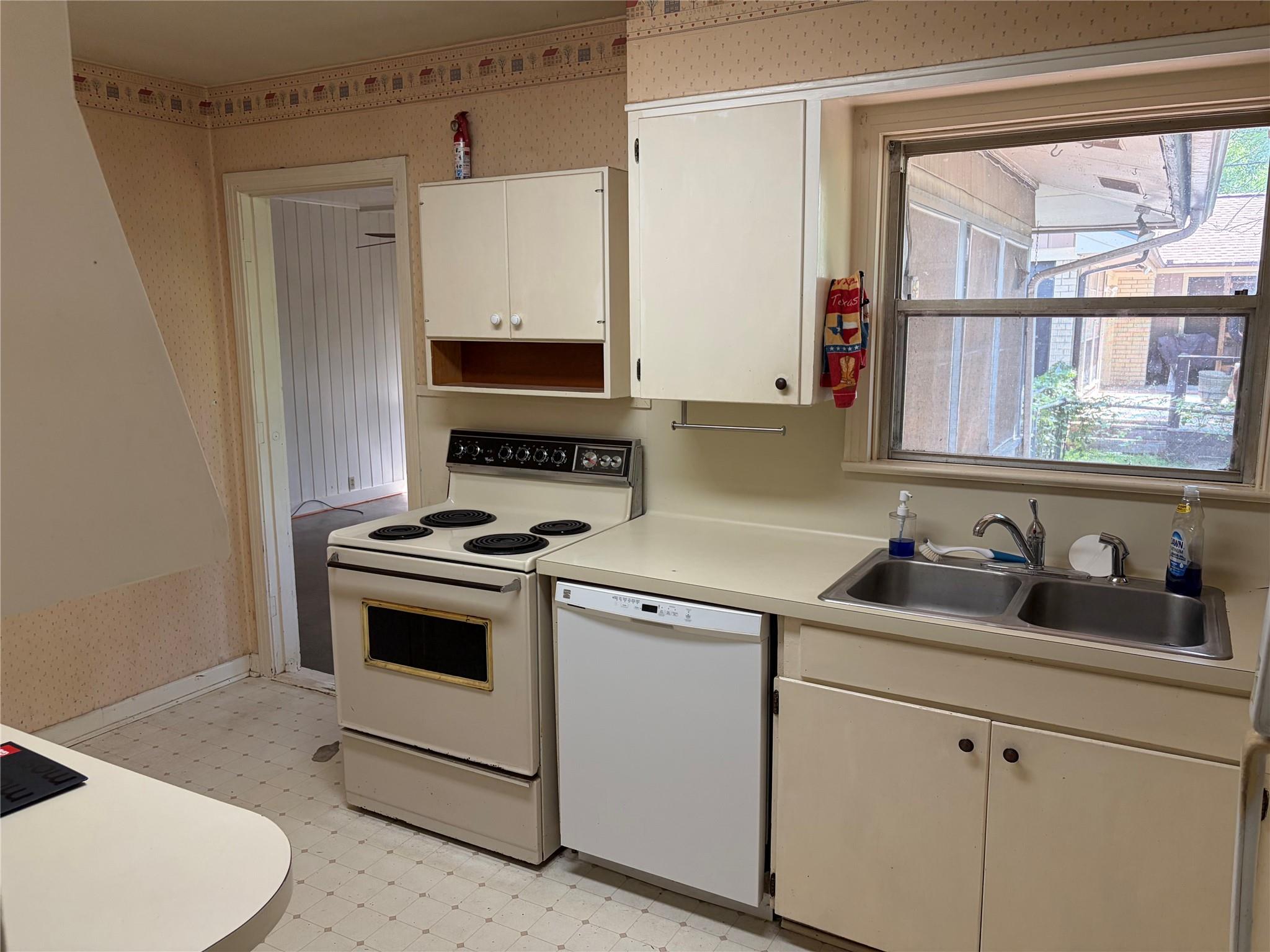 2109 Murray Ave, Rockdale, TX 76567