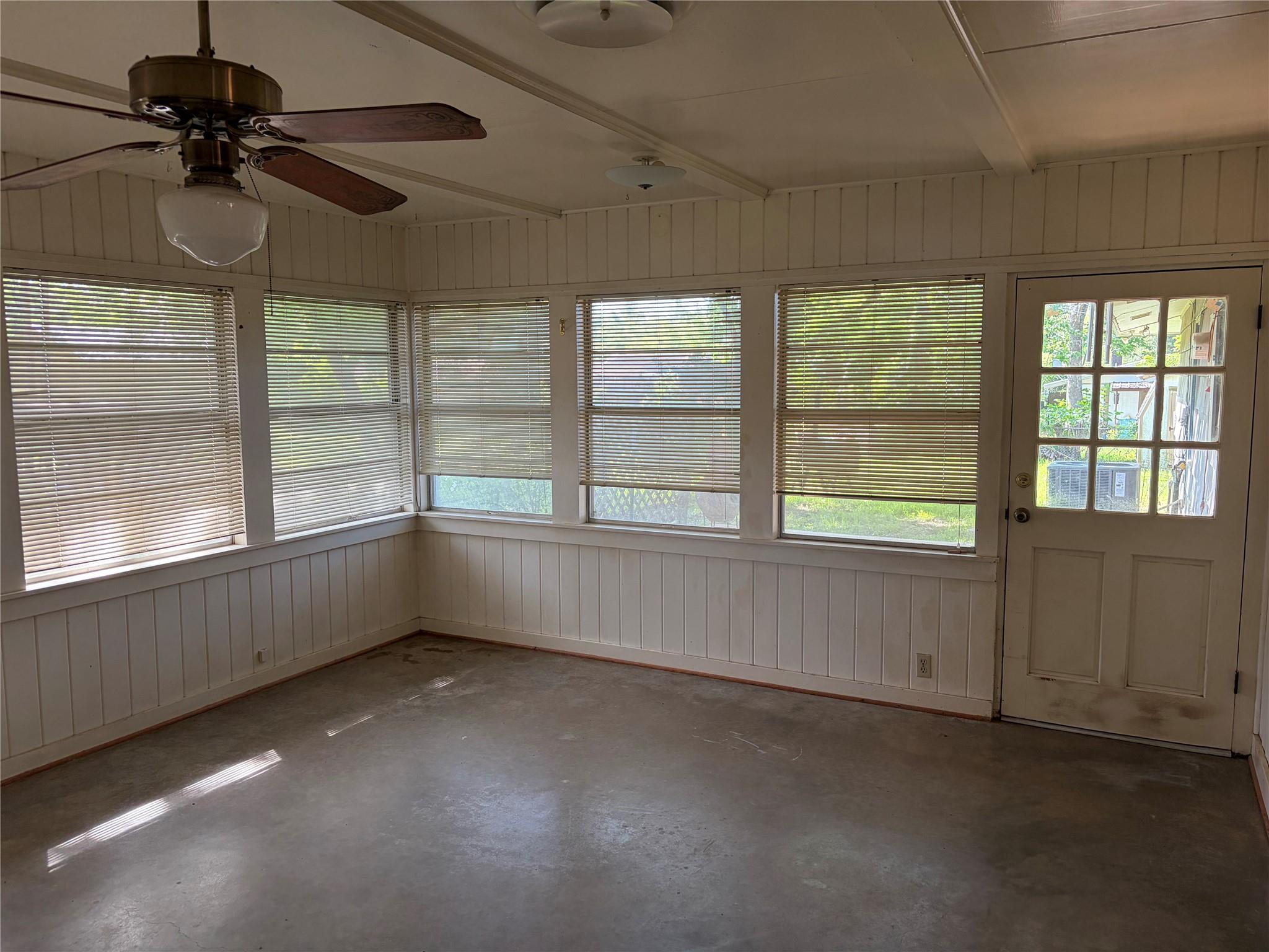 2109 Murray Ave, Rockdale, TX 76567