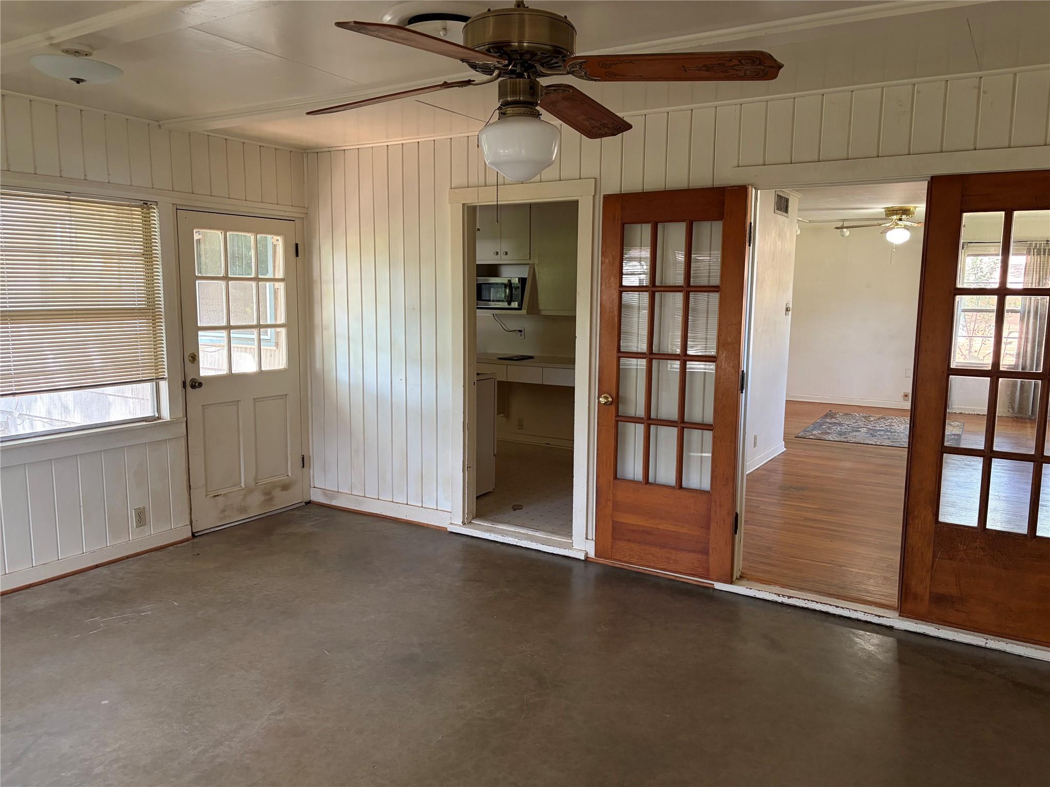 2109 Murray Ave, Rockdale, TX 76567