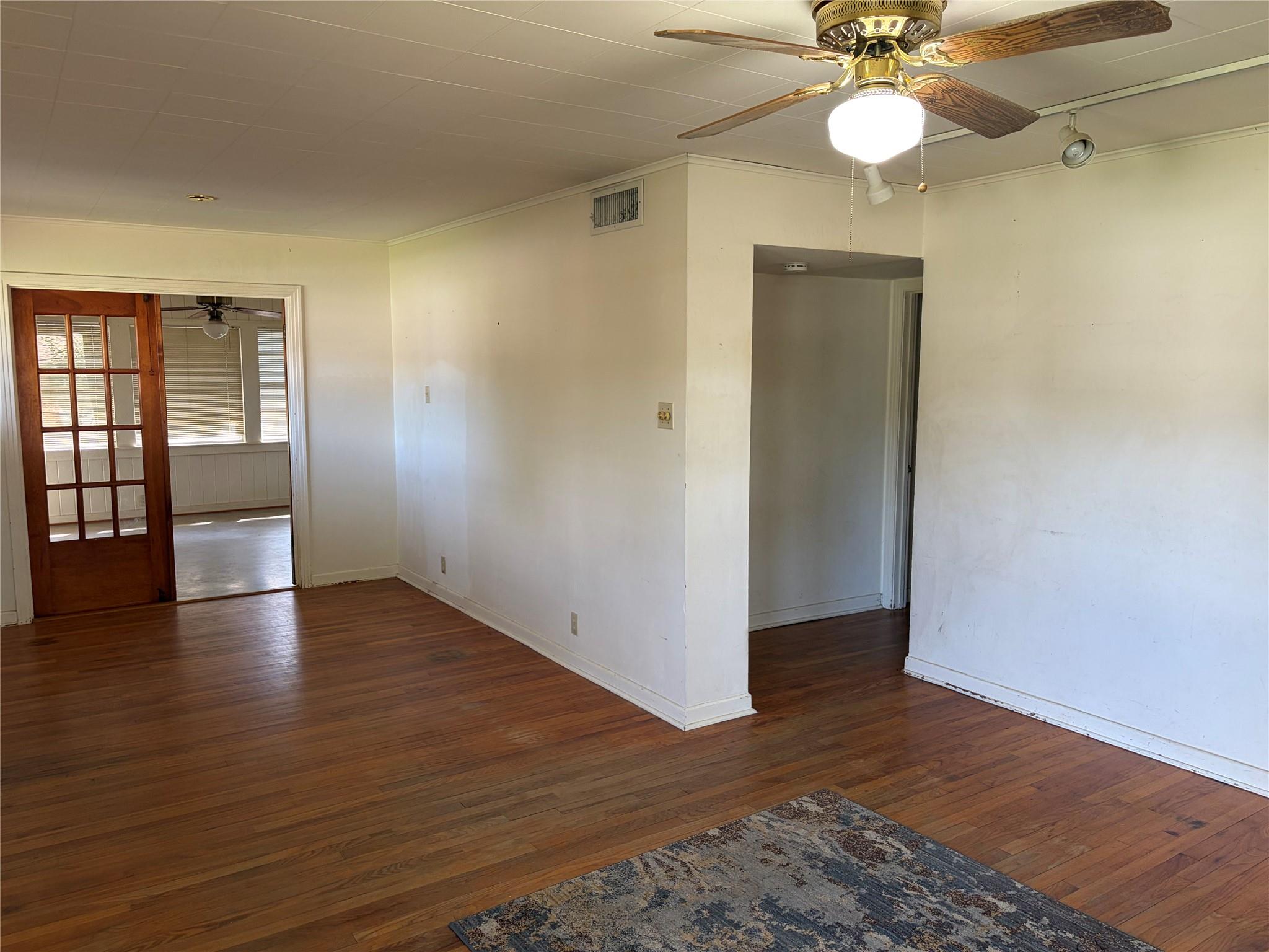 2109 Murray Ave, Rockdale, TX 76567