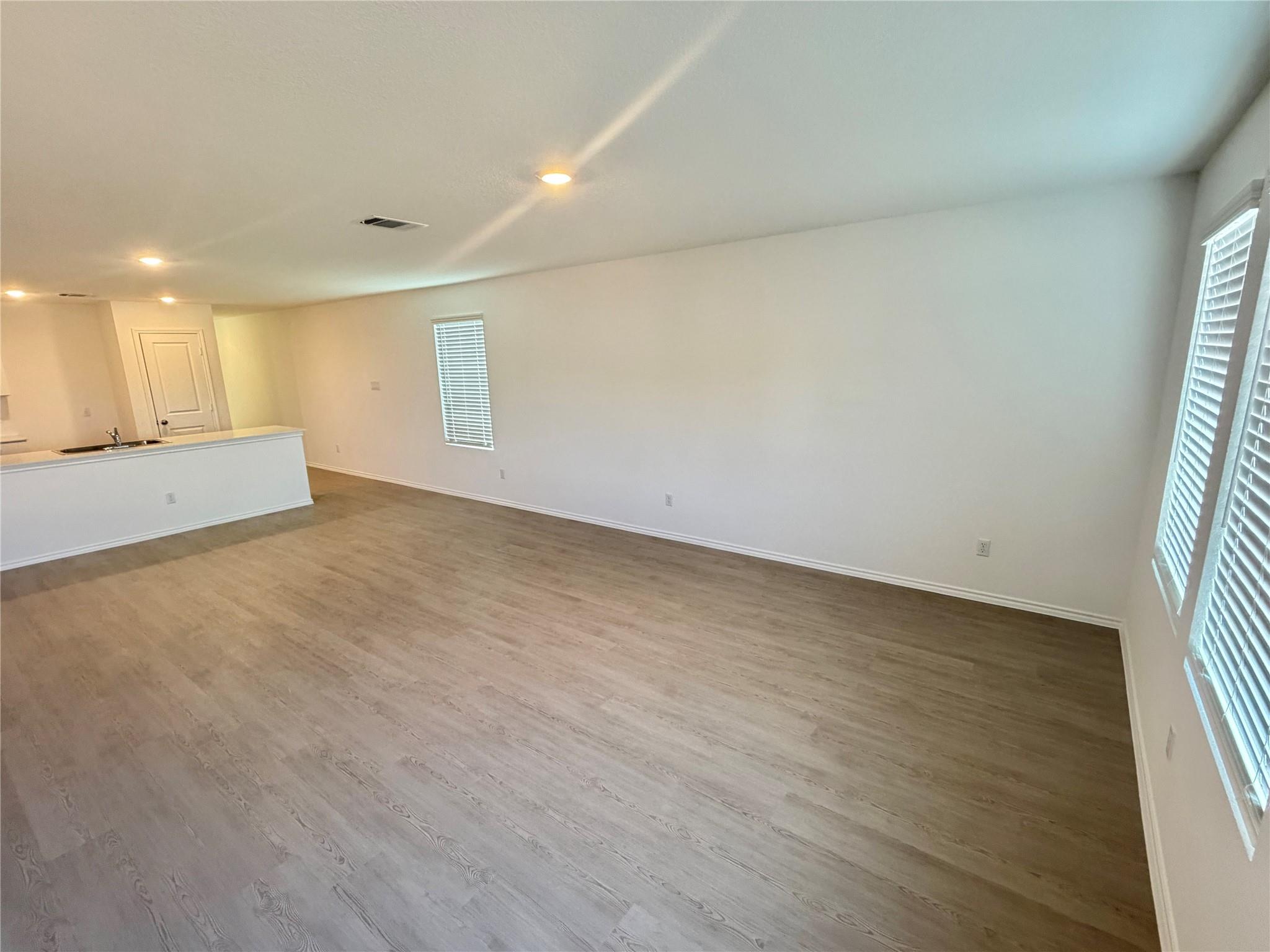 360 Brannigan Dr, Jarrell, TX 76537