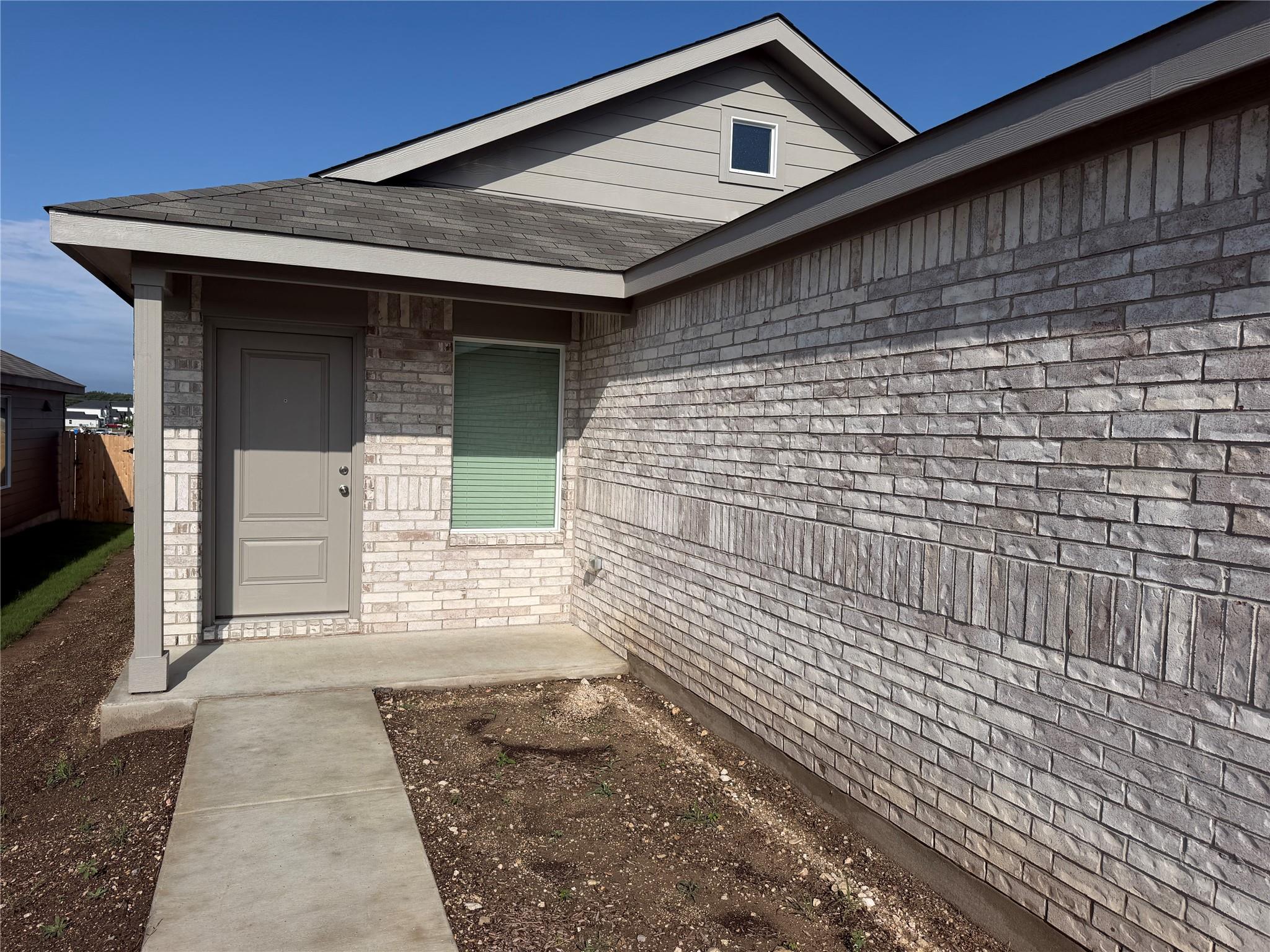 360 Brannigan Dr, Jarrell, TX 76537