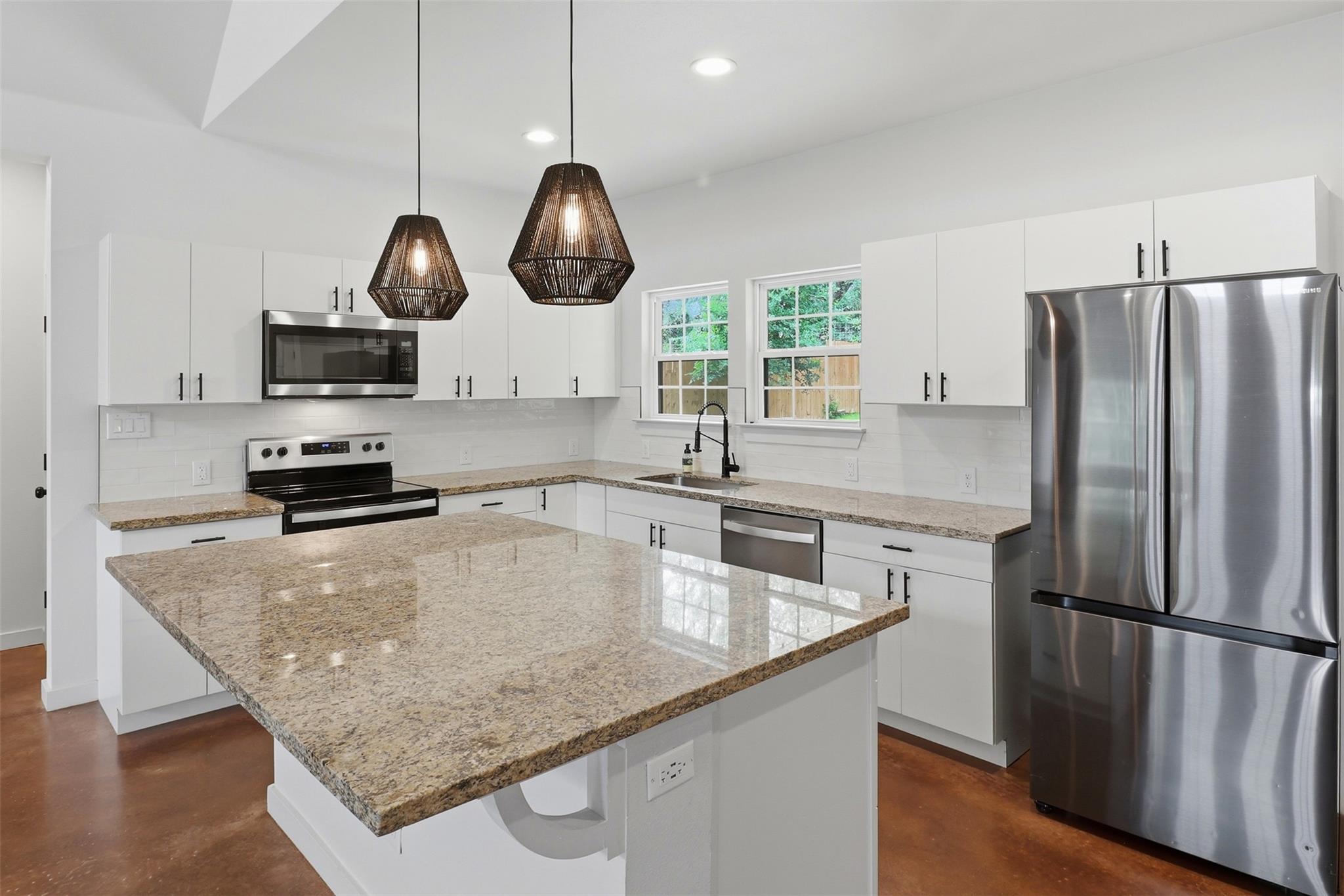 206 Sunfire, Spicewood, TX 78669