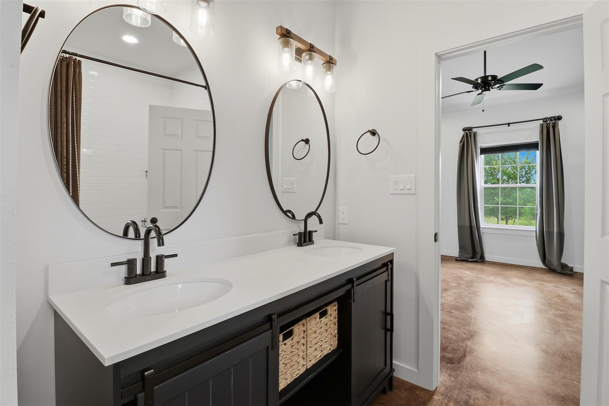 206 Sunfire, Spicewood, TX 78669