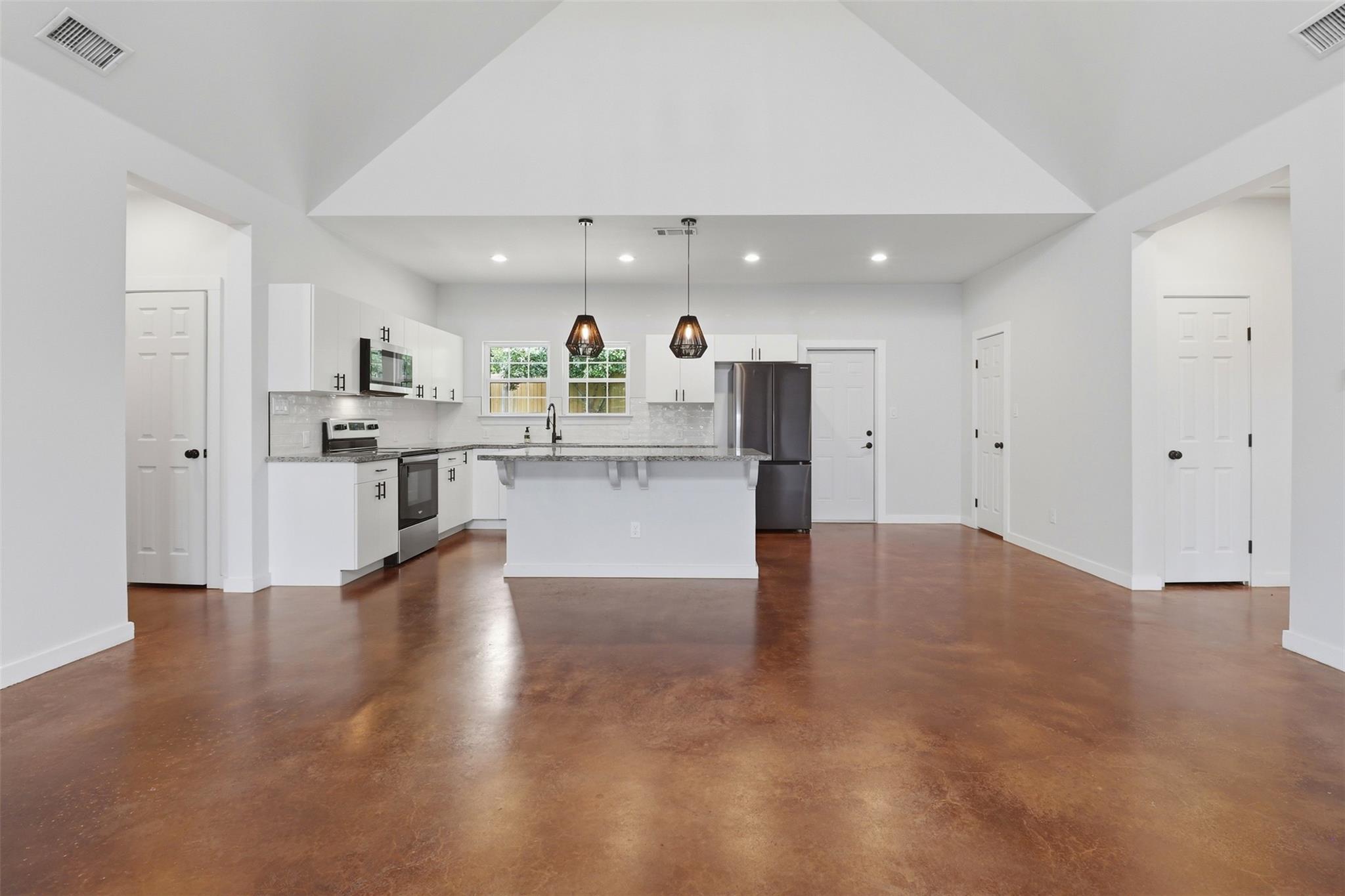 206 Sunfire, Spicewood, TX 78669
