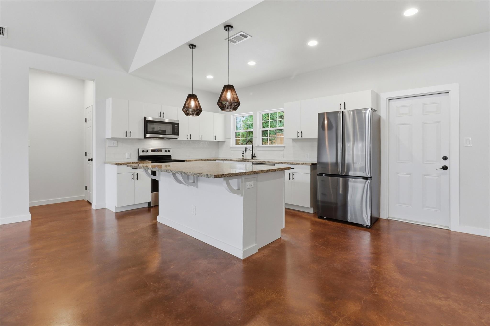 206 Sunfire, Spicewood, TX 78669