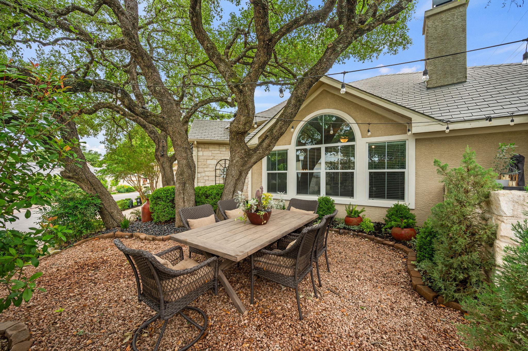 139 Double Eagle Dr, Lakeway, TX 78738