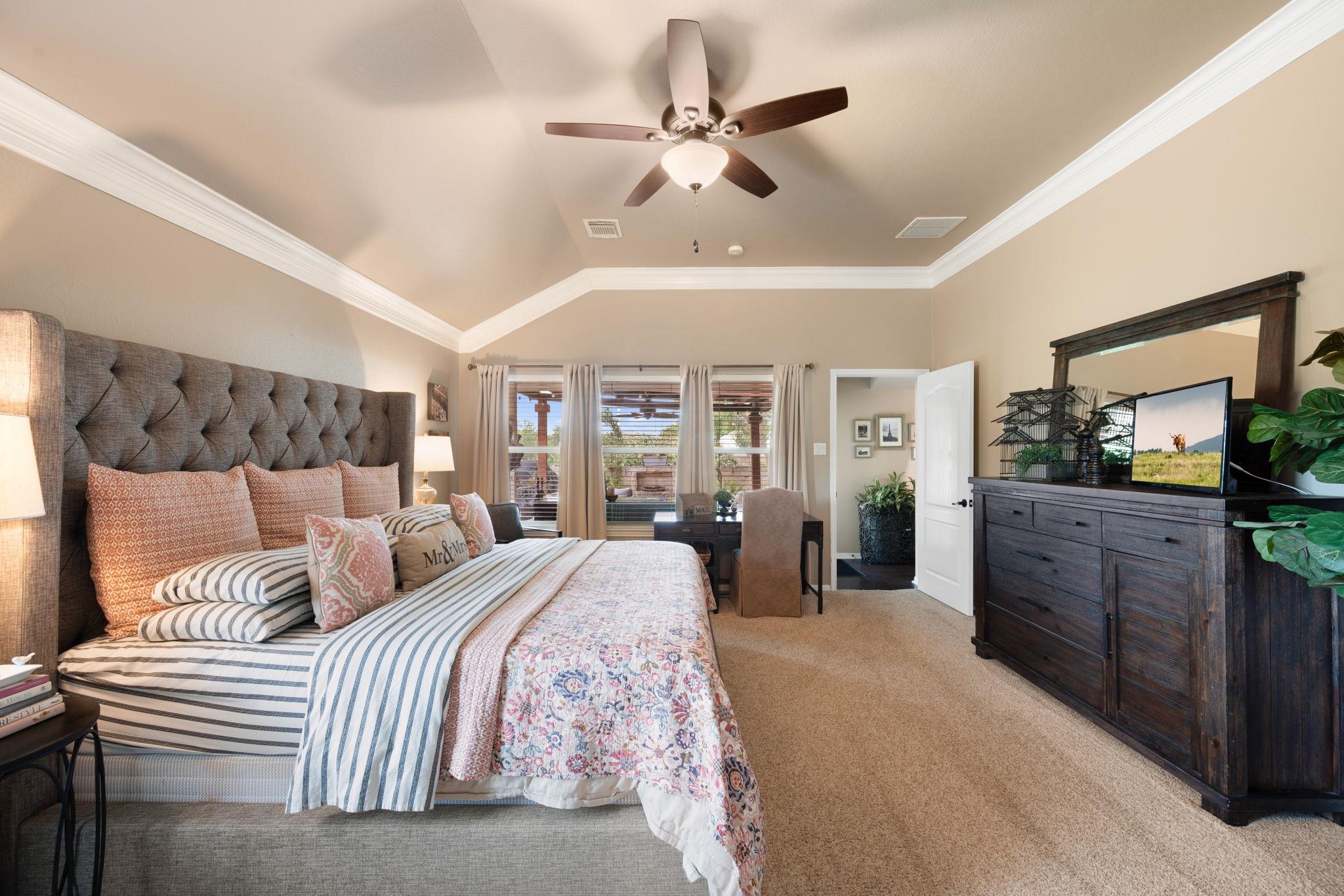 139 Double Eagle Dr, Lakeway, TX 78738
