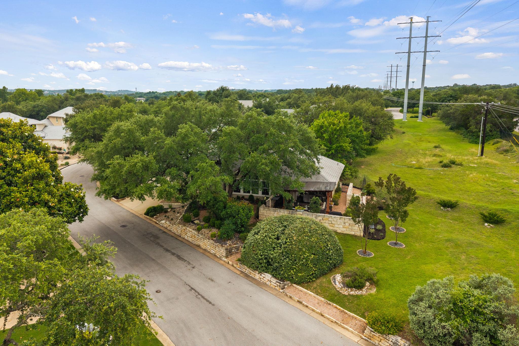 139 Double Eagle Dr, Lakeway, TX 78738