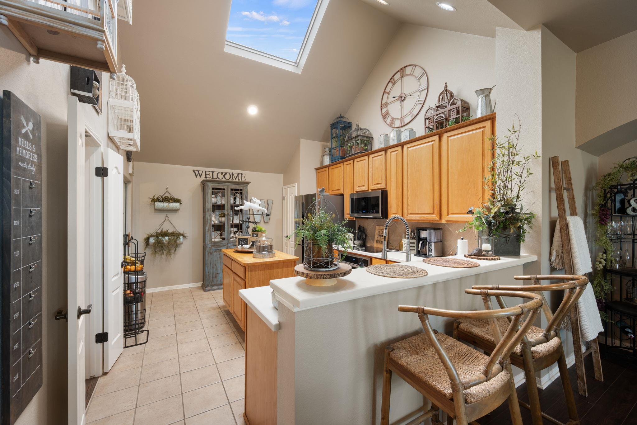 139 Double Eagle Dr, Lakeway, TX 78738