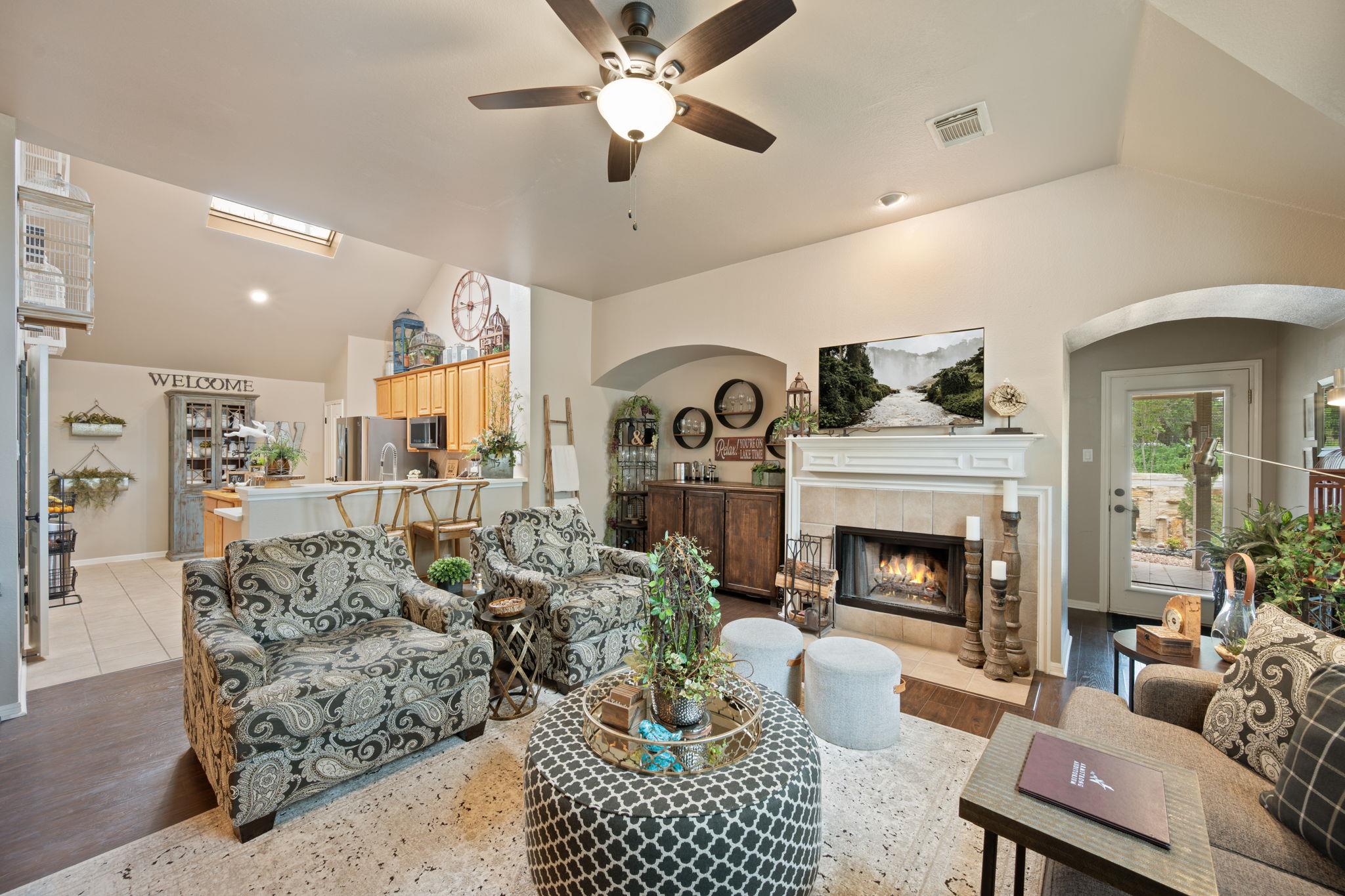 139 Double Eagle Dr, Lakeway, TX 78738