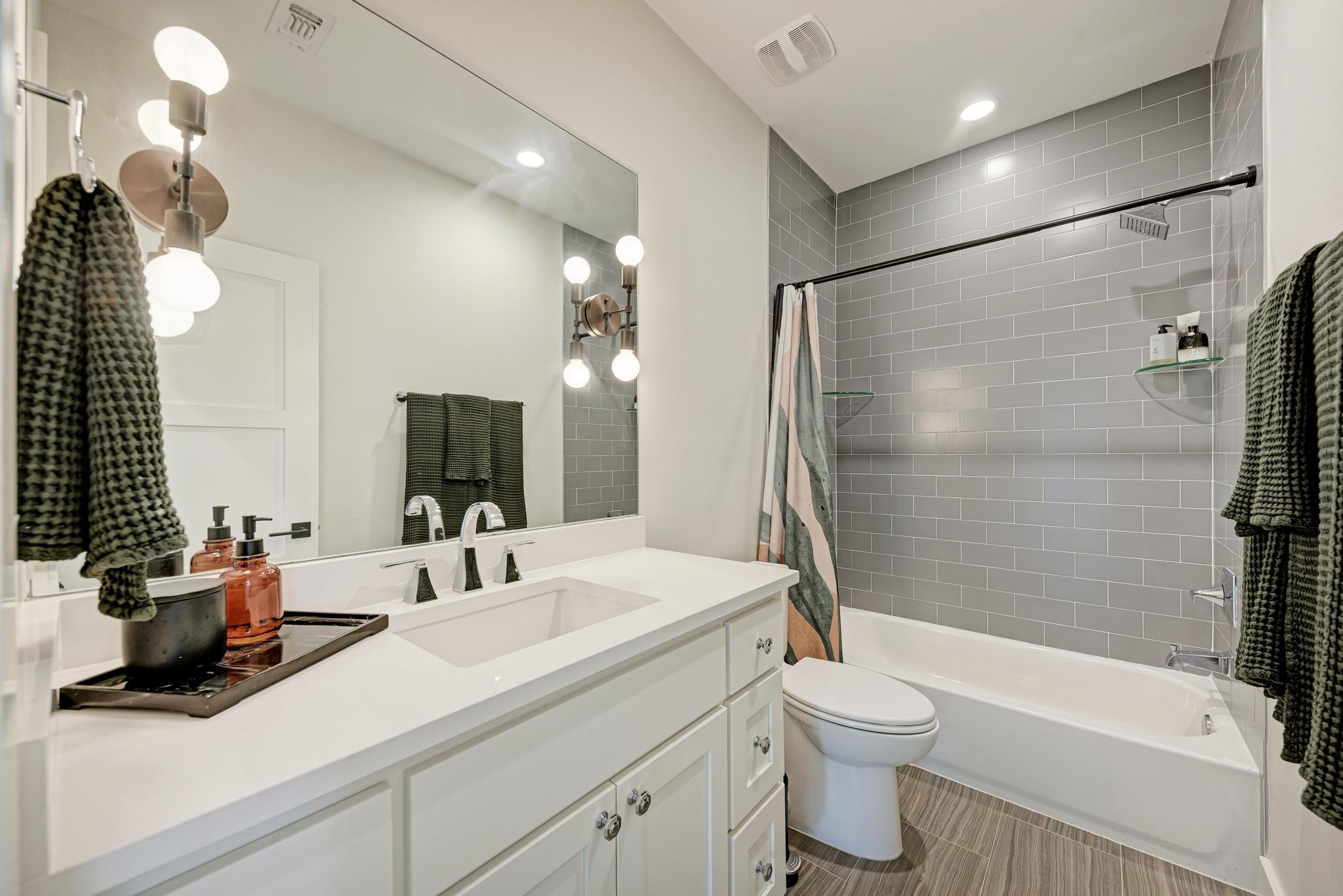 918 Cardinal Ln # A, Austin, TX 78704