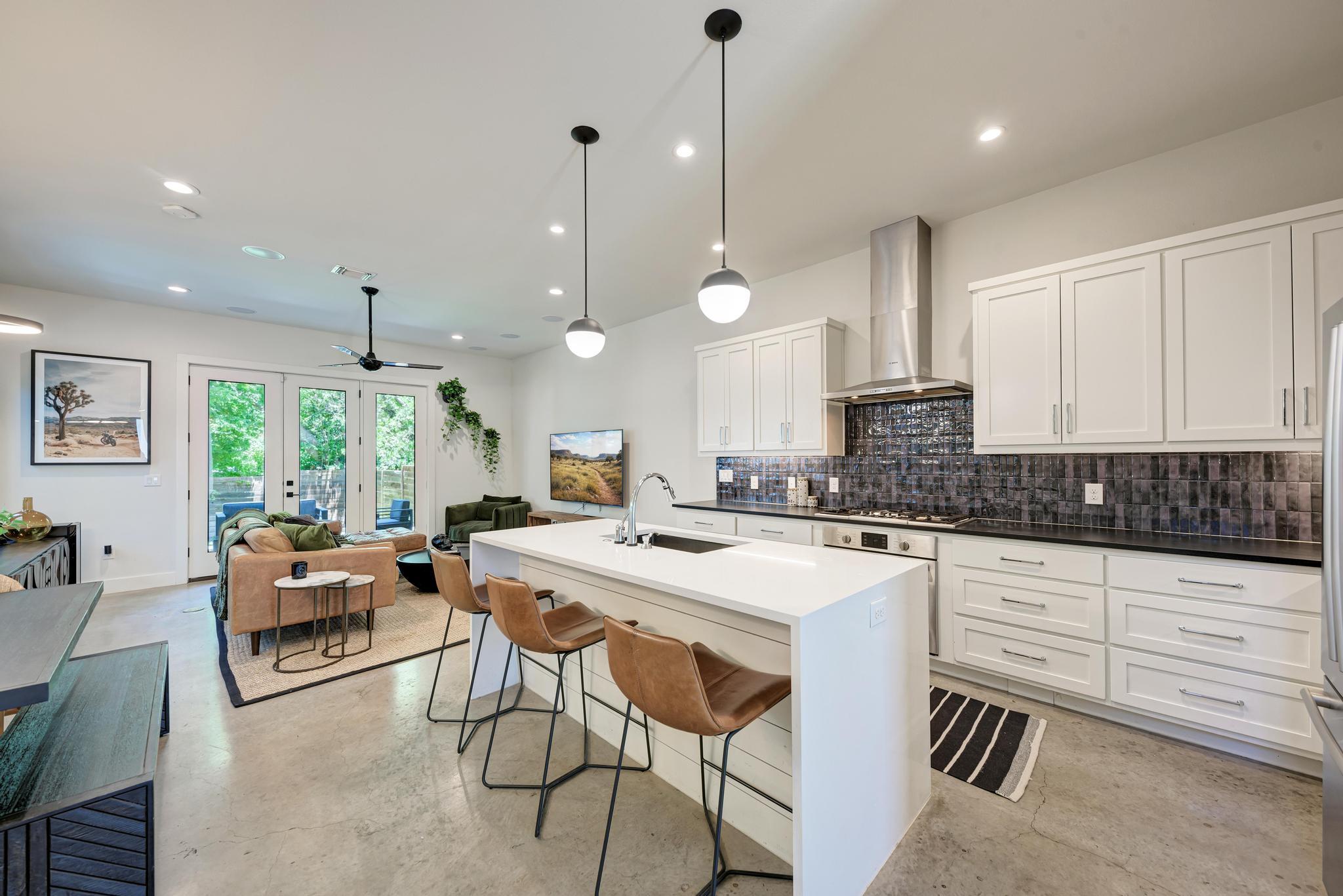 918 Cardinal Ln # A, Austin, TX 78704