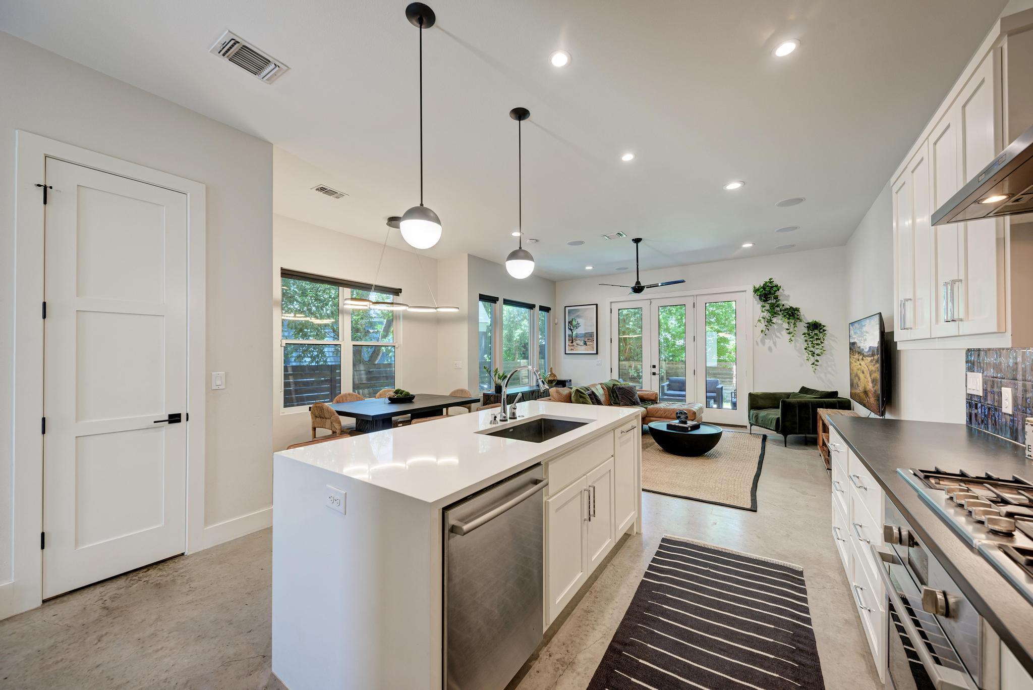 918 Cardinal Ln # A, Austin, TX 78704