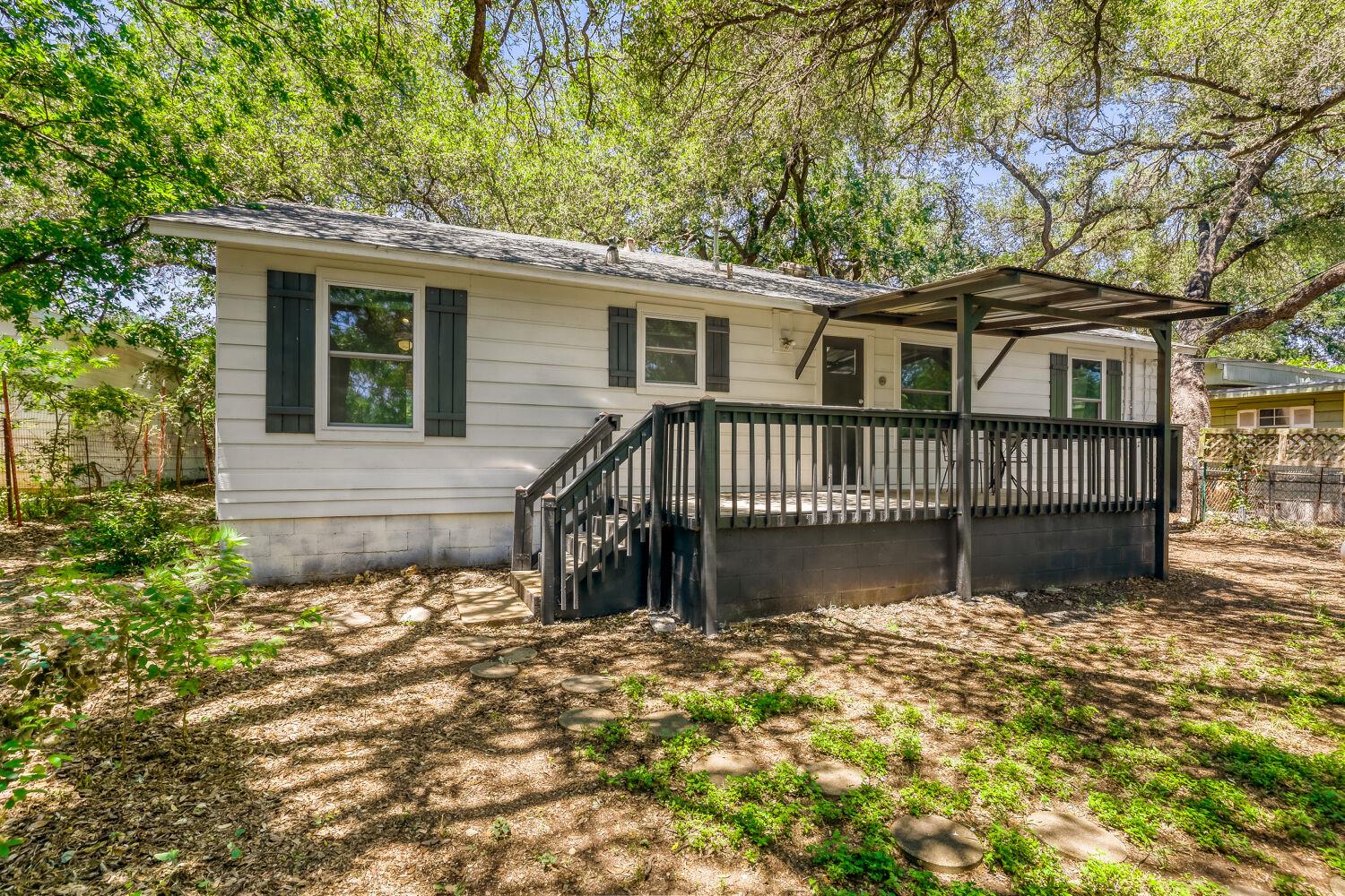 18221 Ledge St, Jonestown, TX 78645