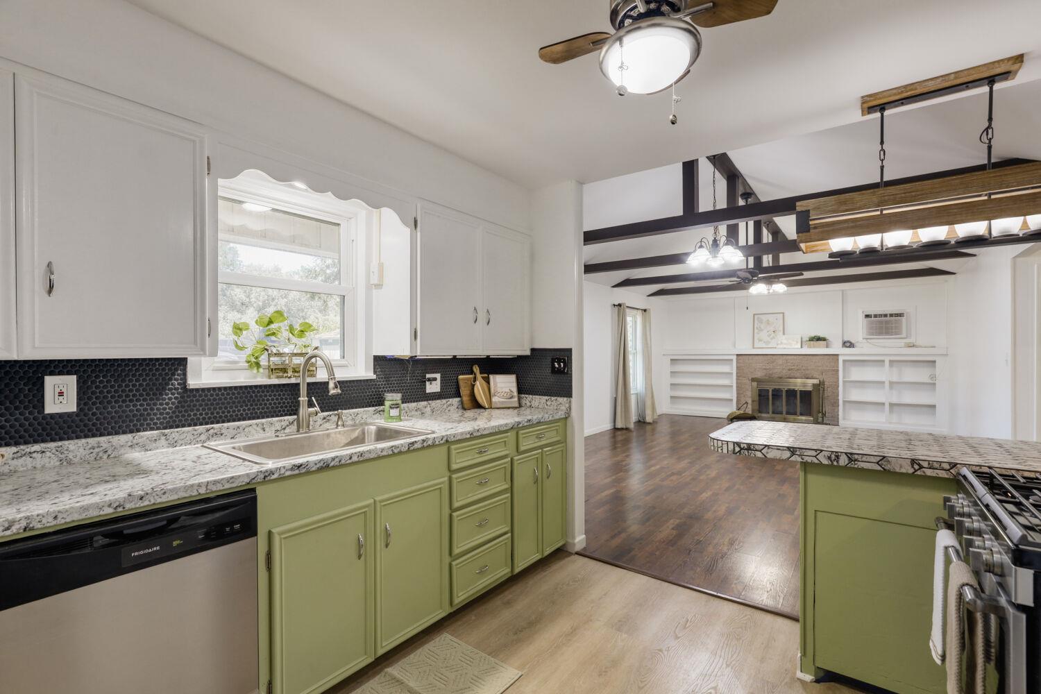 18221 Ledge St, Jonestown, TX 78645