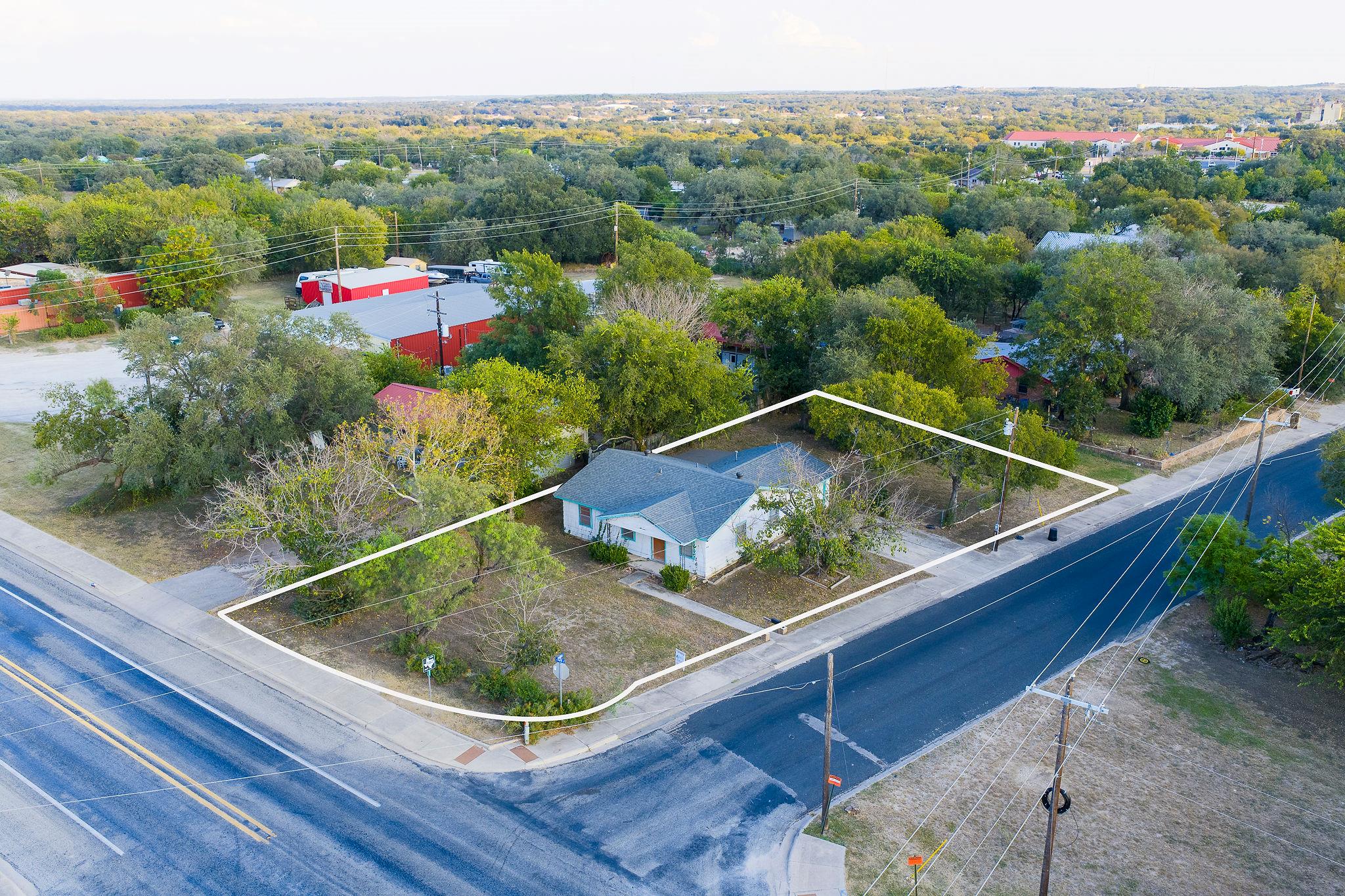 1005 Campbell St, Lampasas, TX 76550