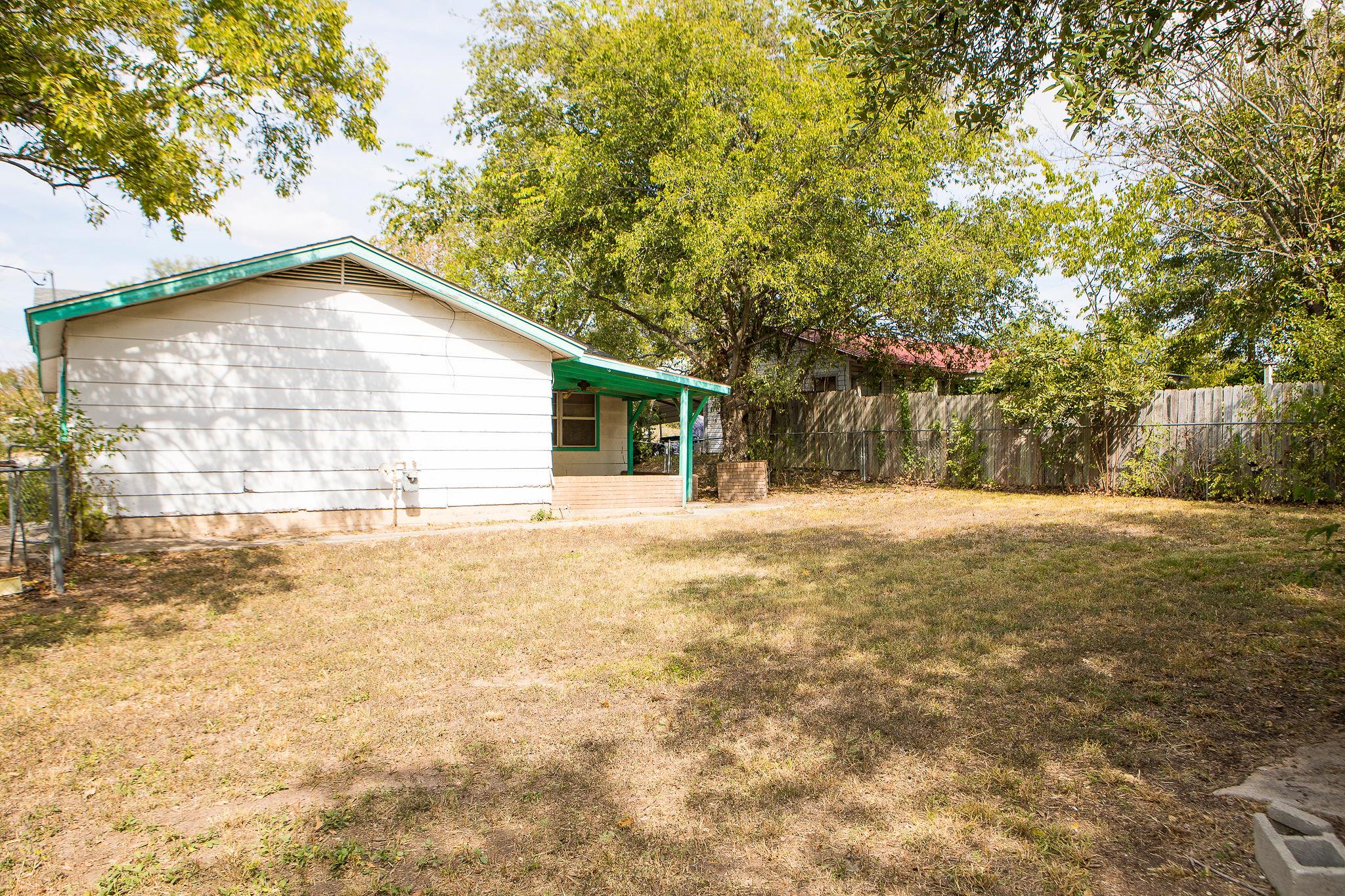 1005 Campbell St, Lampasas, TX 76550