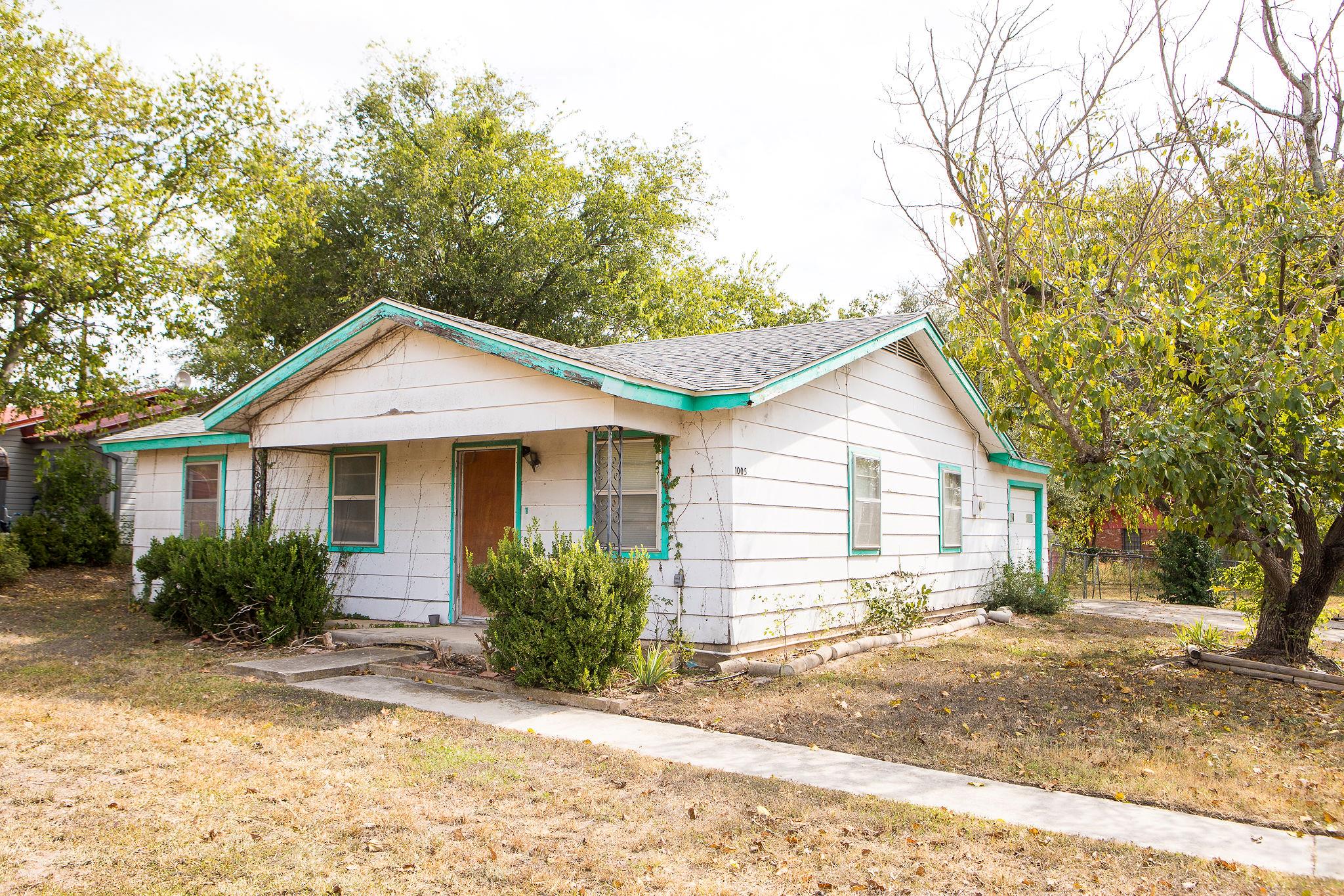 1005 Campbell St, Lampasas, TX 76550