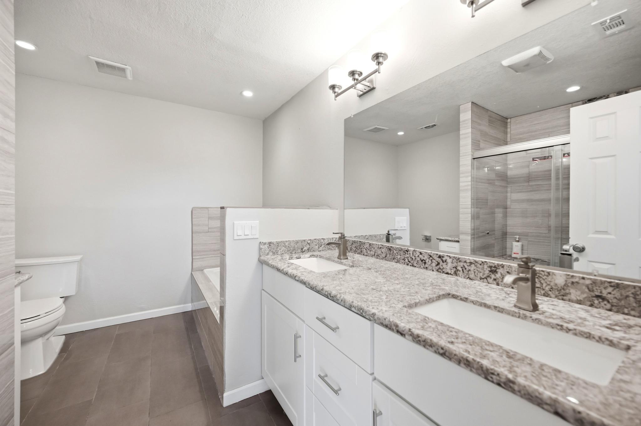 18 Country Ln, Wimberley, TX 78676