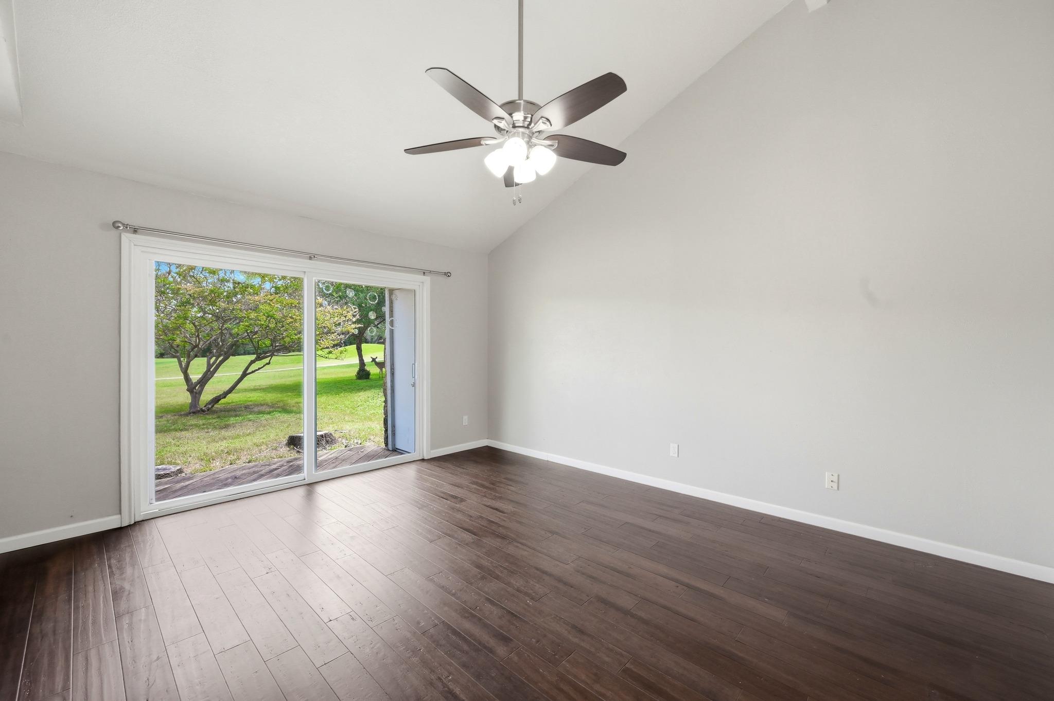18 Country Ln, Wimberley, TX 78676