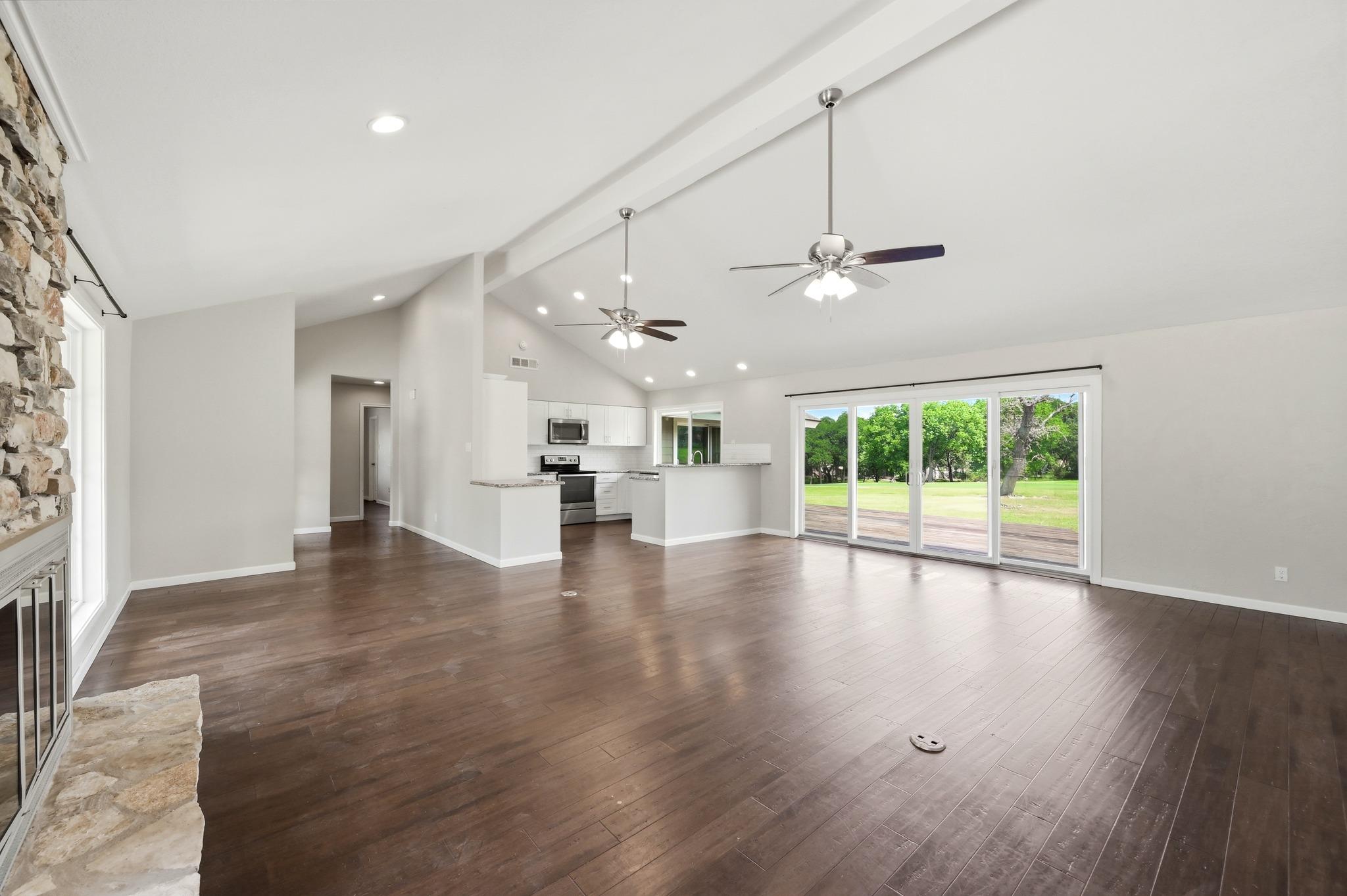 18 Country Ln, Wimberley, TX 78676