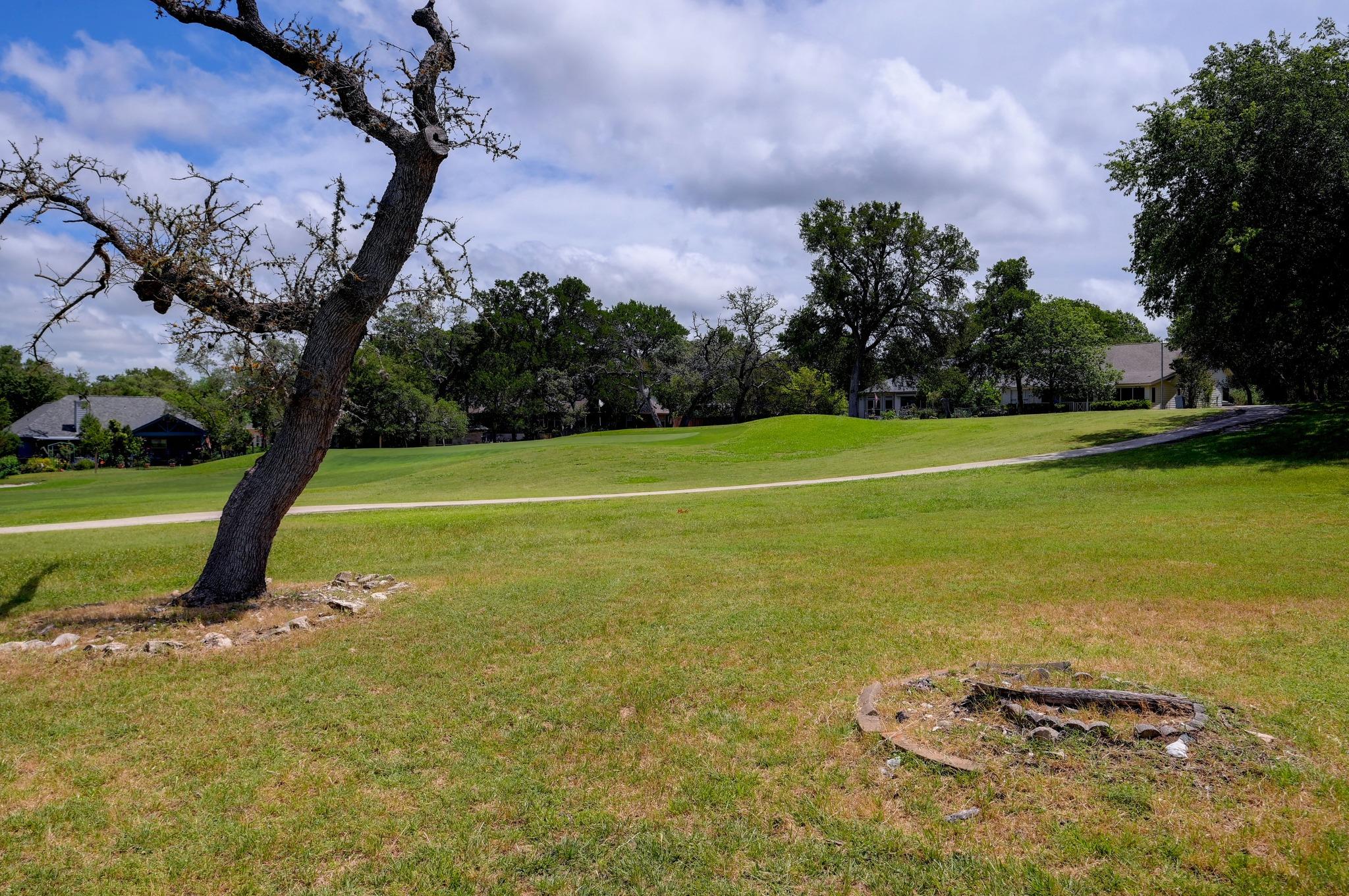 18 Country Ln, Wimberley, TX 78676