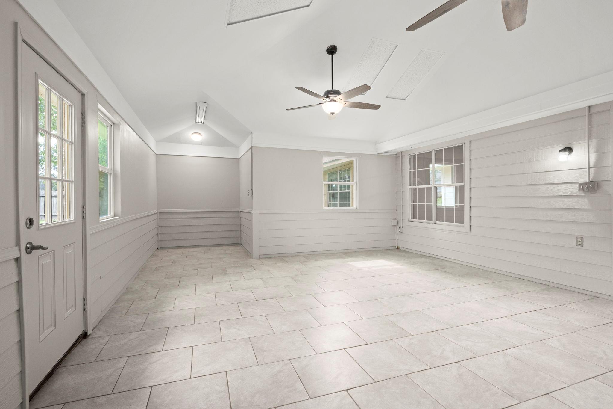 6707 Woodland Oaks, Magnolia, TX 77354