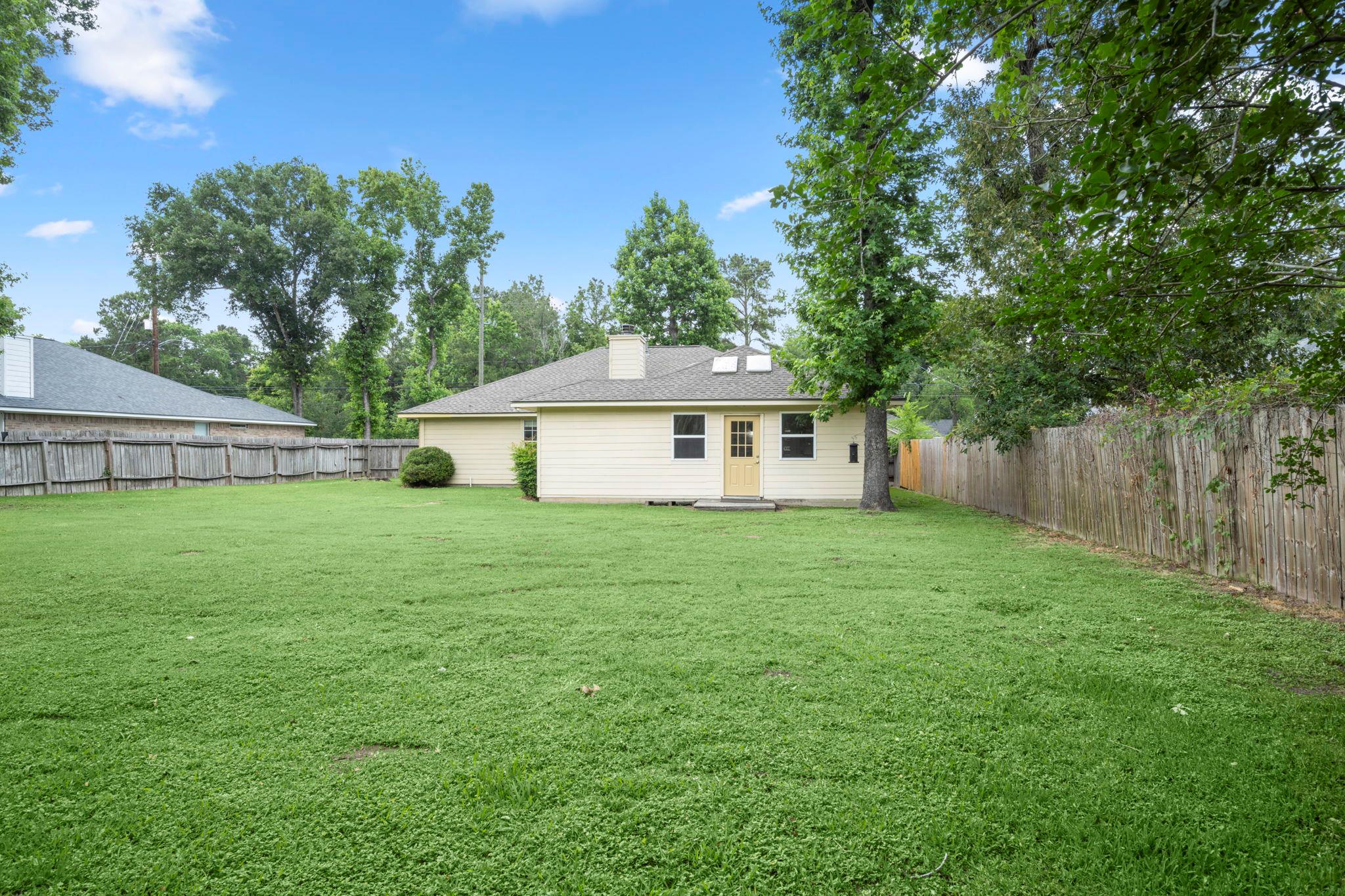 6707 Woodland Oaks, Magnolia, TX 77354