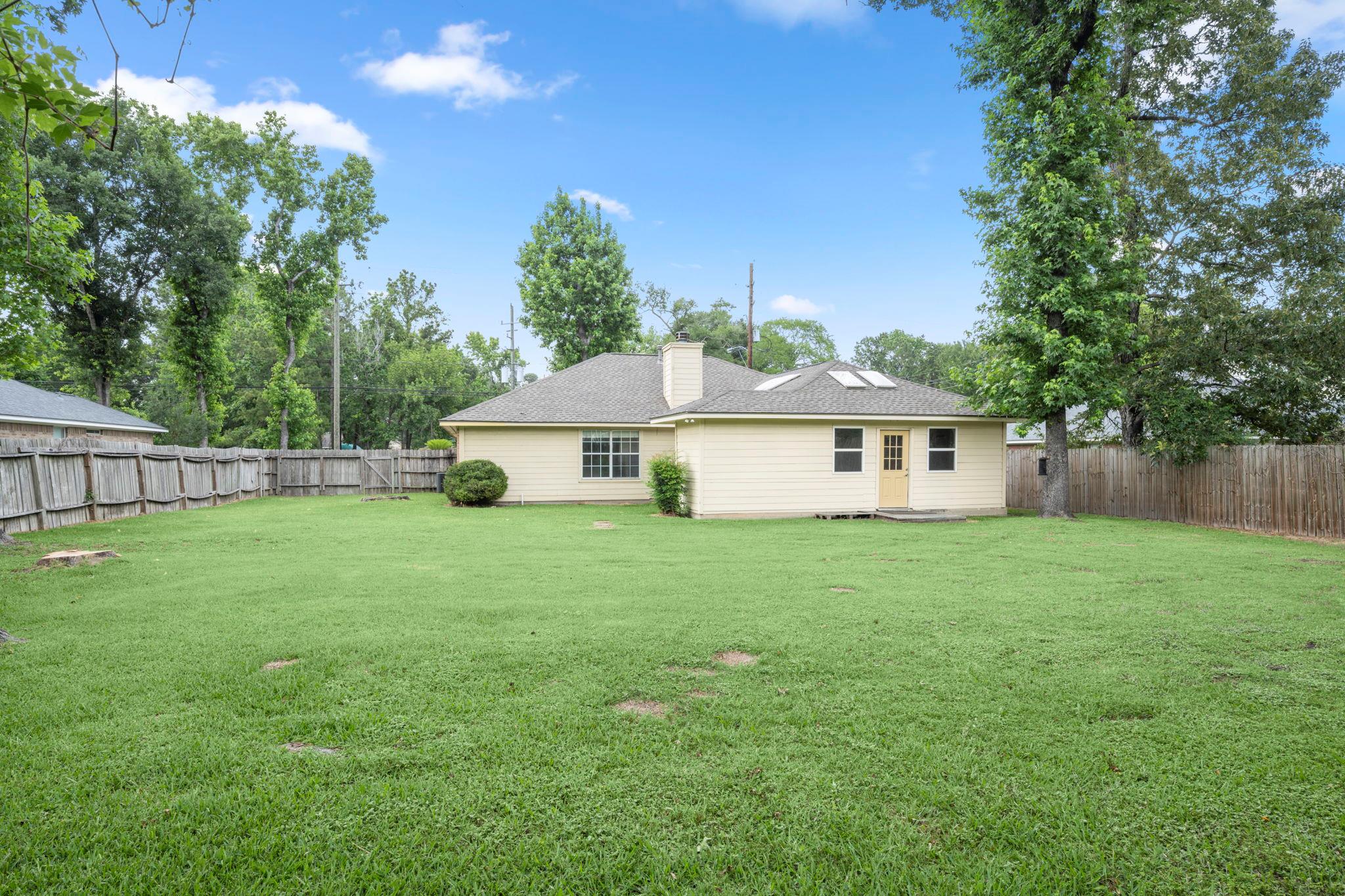 6707 Woodland Oaks, Magnolia, TX 77354