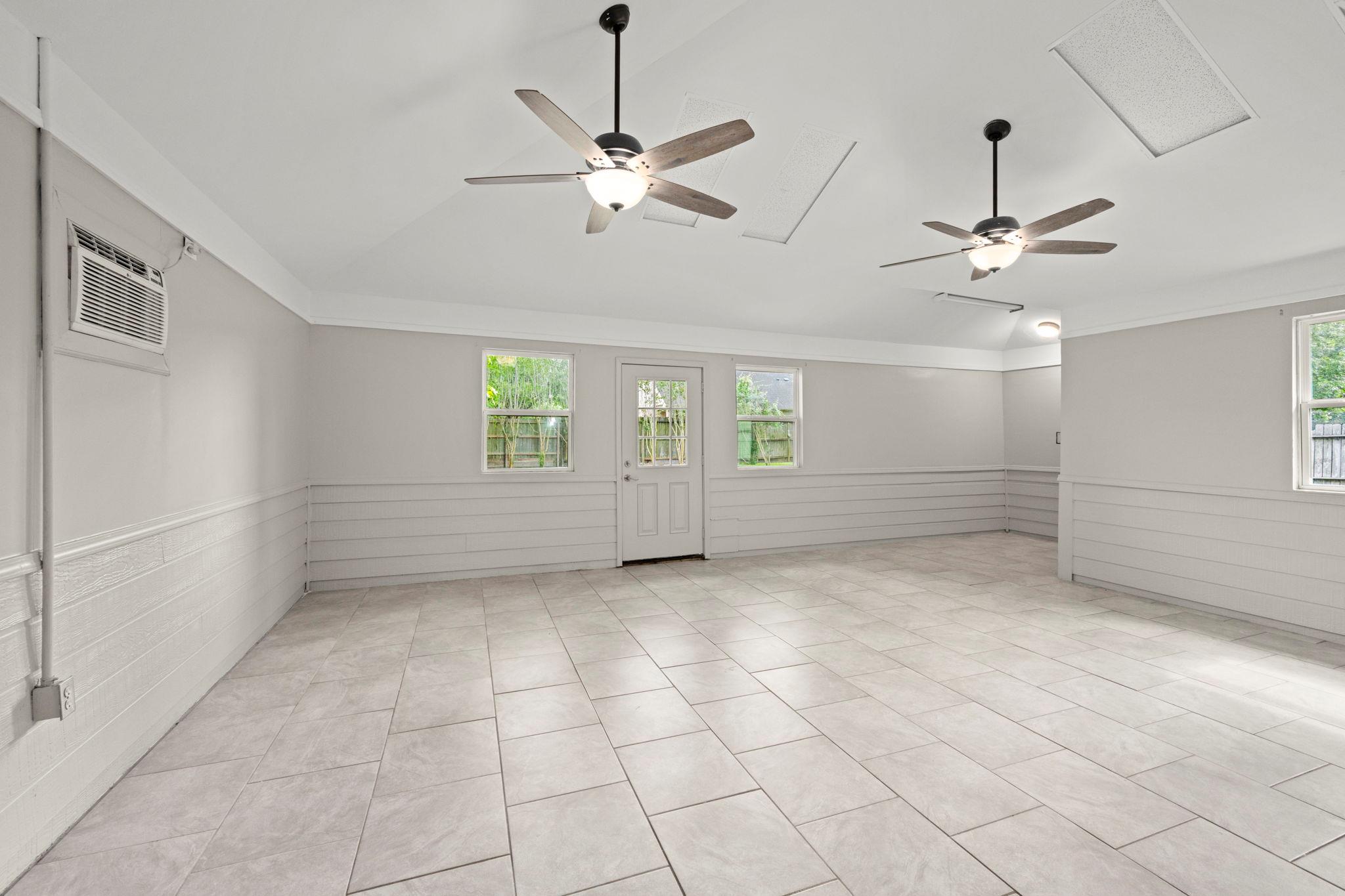 6707 Woodland Oaks, Magnolia, TX 77354