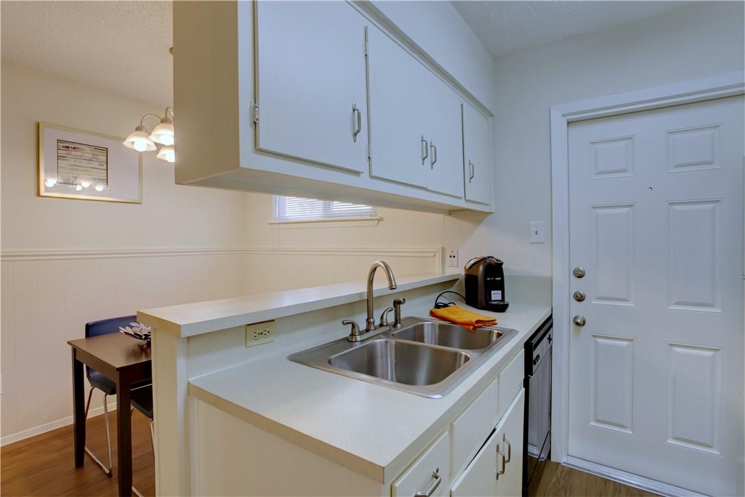 816 W North Loop Blvd # 107, Austin, TX 78756