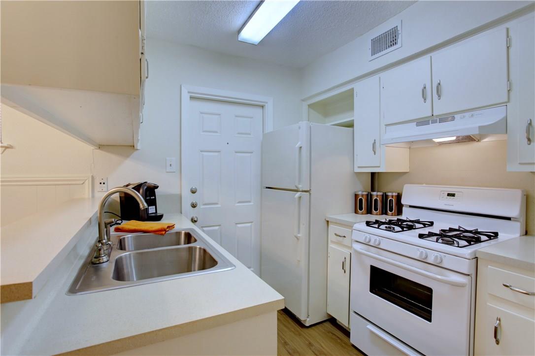 816 W North Loop Blvd # 107, Austin, TX 78756